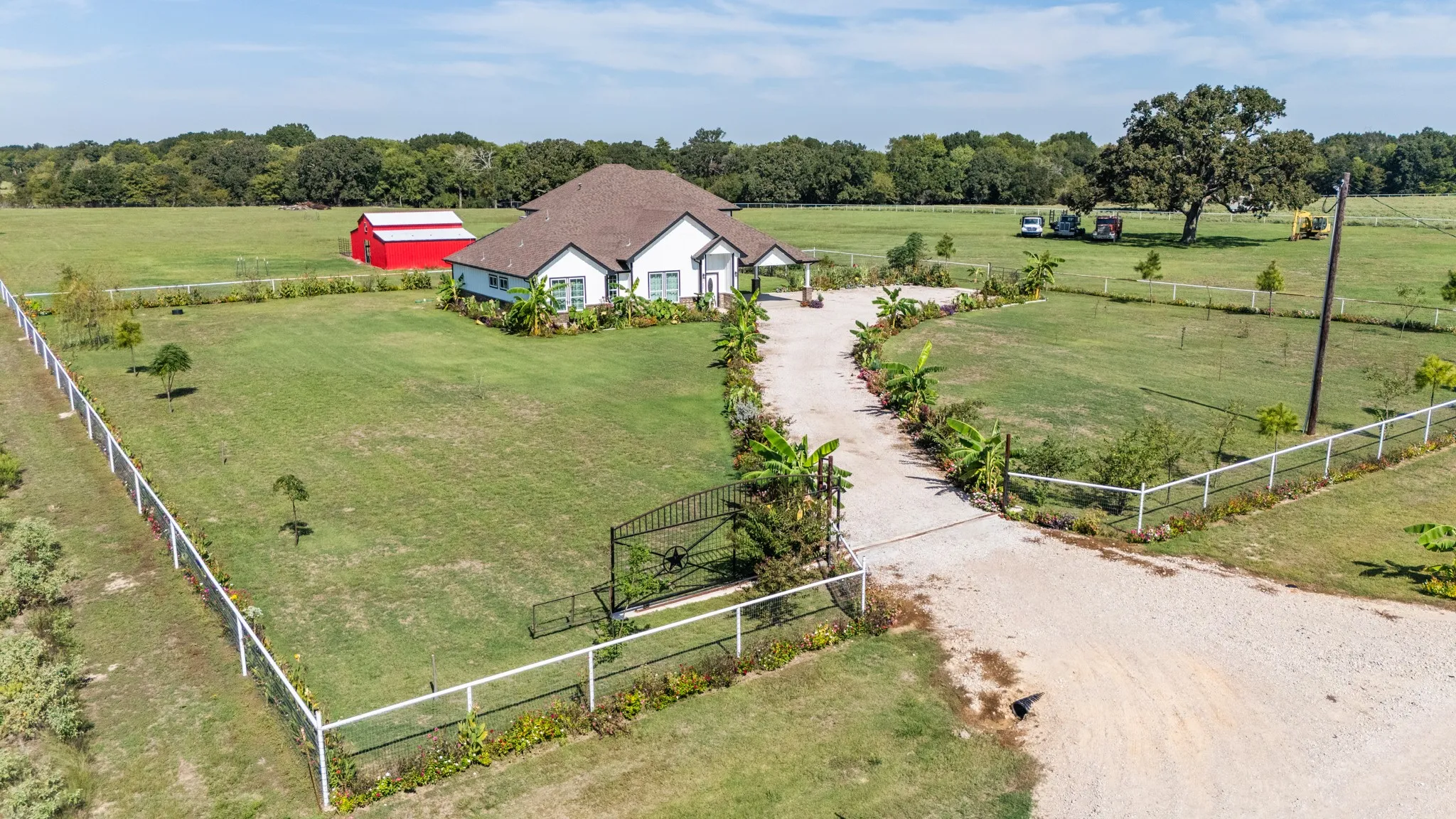 Single Family Residence For Sale in Van Zandt County , 233 Private Road 7786, Wills Point, Texas 75169, 5 Bedroom, 4 Bathroom, Garage spaces, 3,333 Sqft, built in 2023, mls#21369645, Real Estate Agent in Wills Point, Homes For Sale in Van Zandt county, Homes For Sale in Wills Point, Realtor in Wills Point Texas, Real Estate Brokerage Independent Realty Texas, Luminita Cordes Realtor
