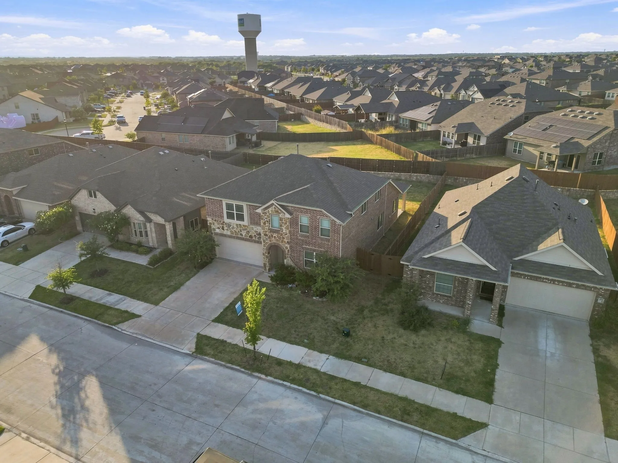 Single Family Residence For Sale in Kaufman County , 3949 Bellingham Lane, Forney, Texas 75126, 5 Bedroom, 4 Bathroom, 2 Garage spaces, 3,284 Sqft, built in 2022, mls#21368722, Real Estate Agent in Forney, Homes For Sale in Kaufman county, Homes For Sale in Forney, Realtor in Forney Texas, Real Estate Brokerage Independent Realty Texas, Luminita Cordes Realtor