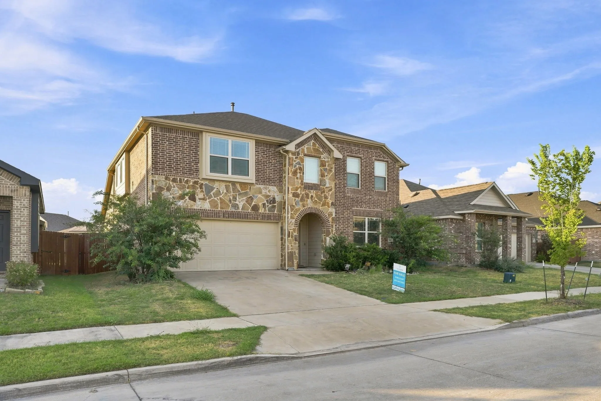 Single Family Residence For Sale in Kaufman County , 3949 Bellingham Lane, Forney, Texas 75126, 5 Bedroom, 4 Bathroom, 2 Garage spaces, 3,284 Sqft, built in 2022, mls#21368722, Real Estate Agent in Forney, Homes For Sale in Kaufman county, Homes For Sale in Forney, Realtor in Forney Texas, Real Estate Brokerage Independent Realty Texas, Luminita Cordes Realtor