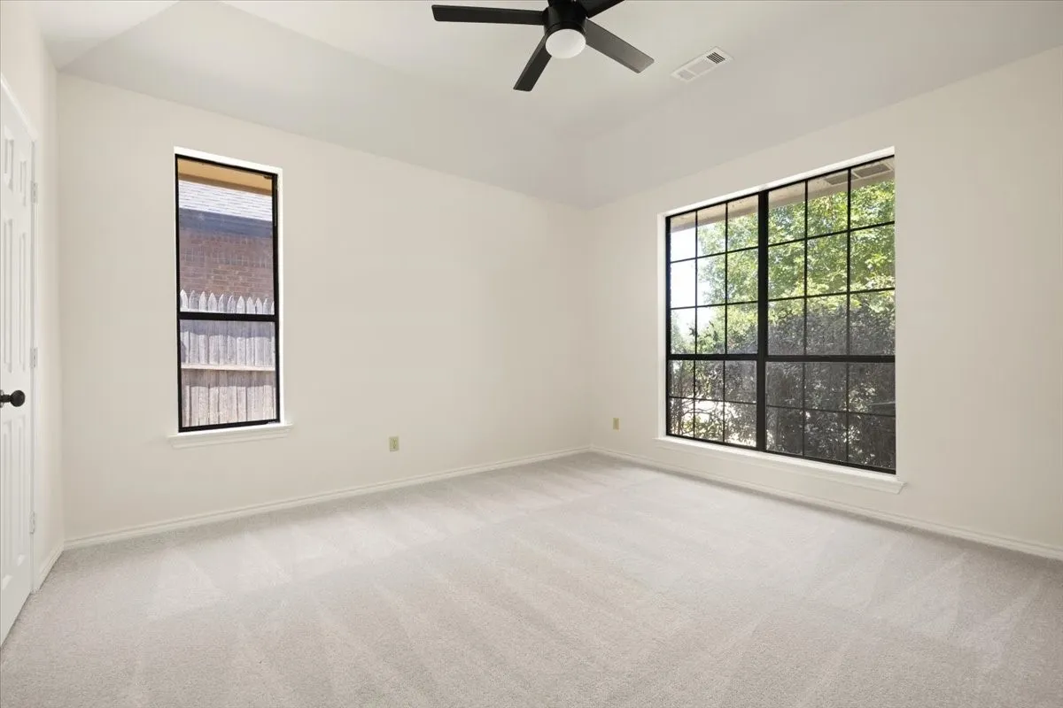 Single Family Residence For Sale in Dallas County , 3637 Bluegrass Drive, Grand Prairie, Texas 75052, 3 Bedroom, 3 Bathroom, 2 Garage spaces, 2,343 Sqft, built in 1984, mls#21367475, Real Estate Agent in Grand Prairie, Homes For Sale in Dallas county, Homes For Sale in Grand Prairie, Realtor in Grand Prairie Texas, Real Estate Brokerage Independent Realty Texas, Luminita Cordes Realtor