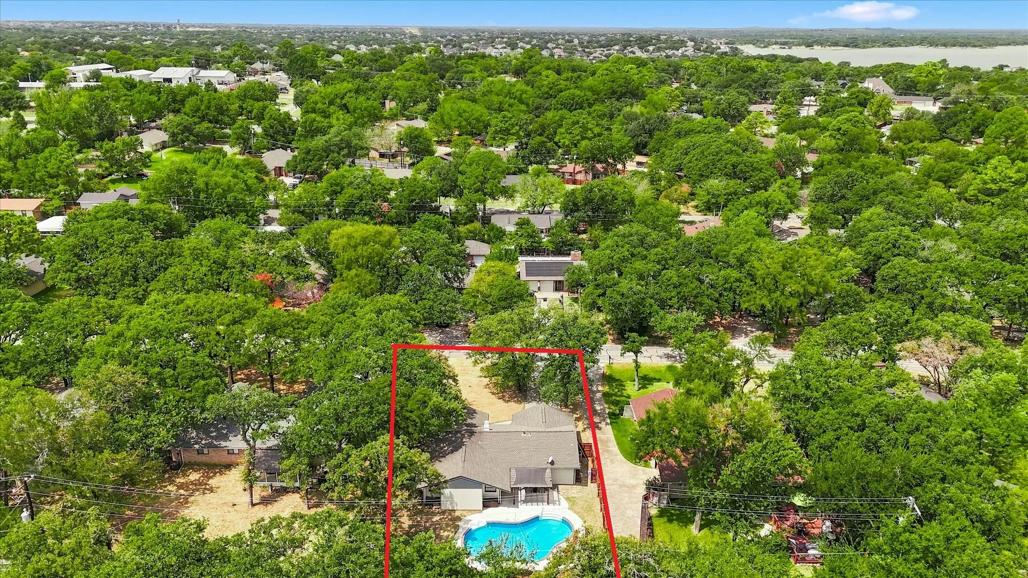 Wooded, secluded & quiet locale close to the lake & nature trailhead.