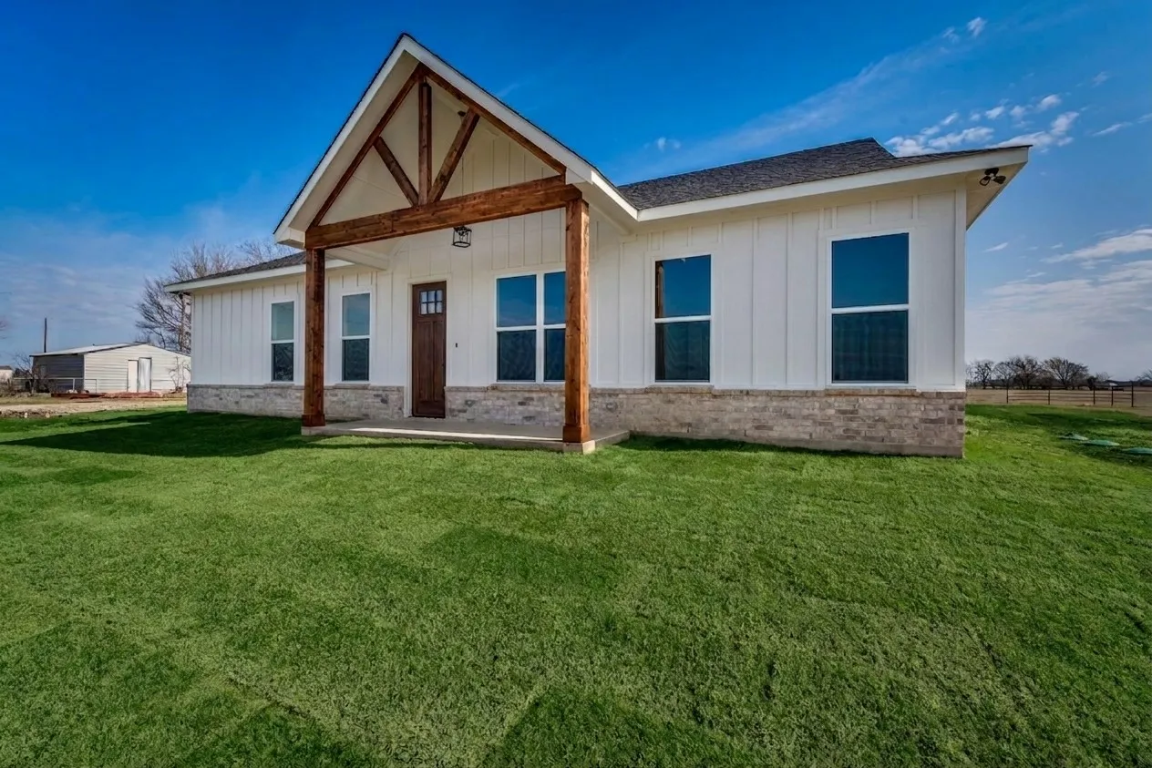 Single Family Residence For Sale in Ellis County , TBD Mc Knight Road, Ferris, Texas 75125, 3 Bedroom, 2 Bathroom, Garage spaces, 1,719 Sqft, built in 2026, mls#21369694, Real Estate Agent in Ferris, Homes For Sale in Ellis county, Homes For Sale in Ferris, Realtor in Ferris Texas, Real Estate Brokerage Independent Realty Texas, Luminita Cordes Realtor