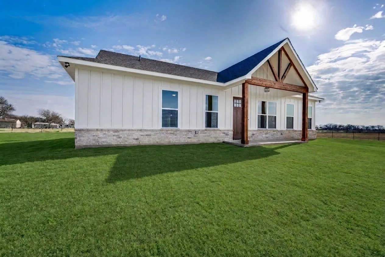 Single Family Residence For Sale in Ellis County , TBD Mc Knight Road, Ferris, Texas 75125, 3 Bedroom, 2 Bathroom, Garage spaces, 1,719 Sqft, built in 2026, mls#21369694, Real Estate Agent in Ferris, Homes For Sale in Ellis county, Homes For Sale in Ferris, Realtor in Ferris Texas, Real Estate Brokerage Independent Realty Texas, Luminita Cordes Realtor