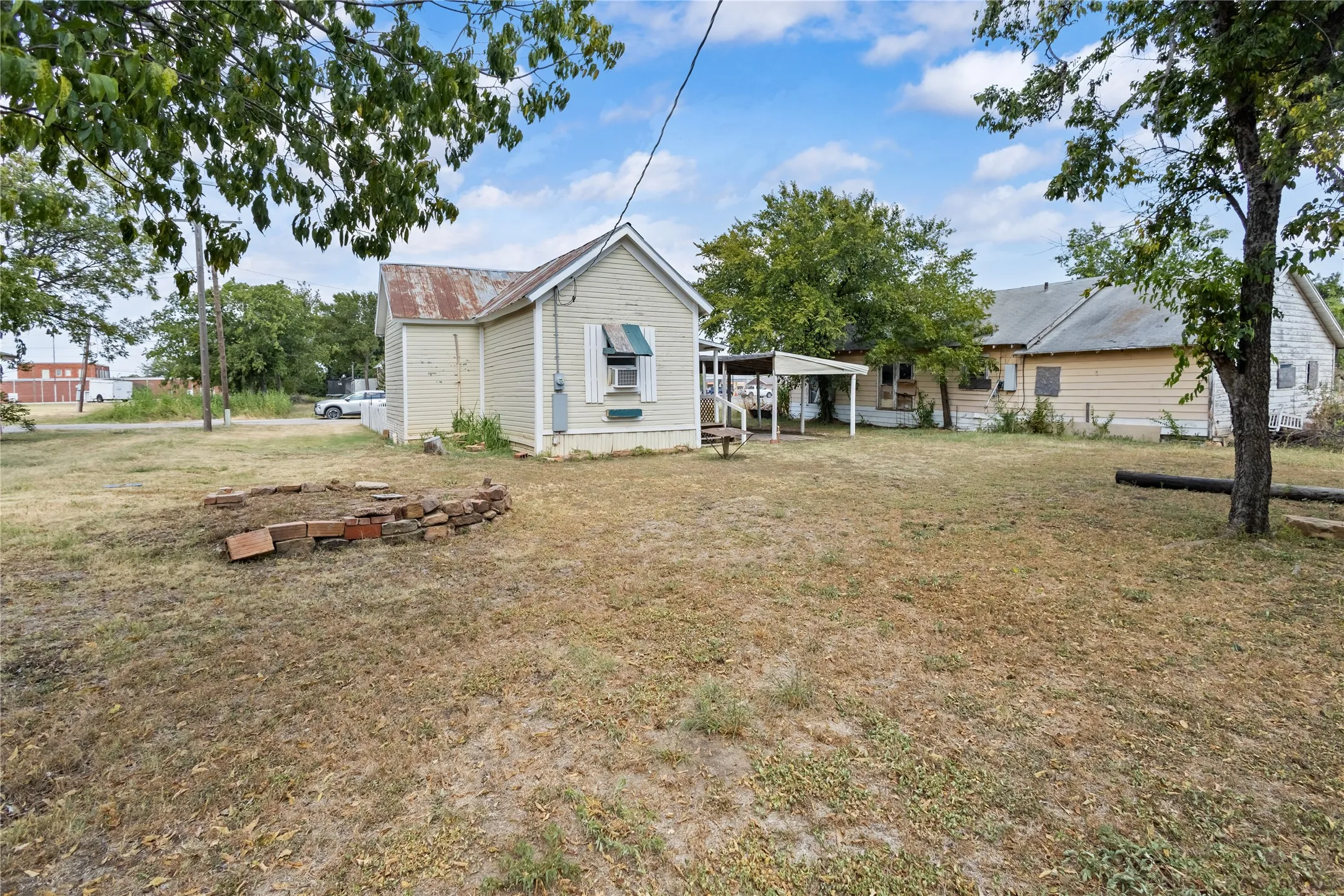 Single Family Residence For Sale in Eastland County , 904 Ave F, Cisco, Texas 76437, 1 Bedroom, 1 Bathroom, Garage spaces, 956 Sqft, built in 1920, mls#21369600, Real Estate Agent in Cisco, Homes For Sale in Eastland county, Homes For Sale in Cisco, Realtor in Cisco Texas, Real Estate Brokerage Independent Realty Texas, Luminita Cordes Realtor