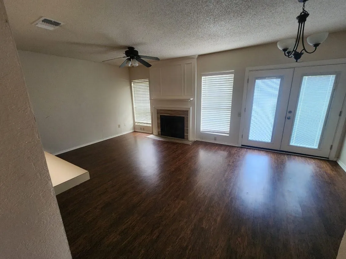 Townhouse For Rent in Tarrant County , 1503 Maybrook Court, Arlington, Texas 76014, 2 Bedroom, 3 Bathroom, 1 Garage spaces, 1,101 Sqft, built in 1986, mls#21369712, Real Estate Agent in Arlington, Homes For Rent in Tarrant county, Homes For Rent in Arlington, Realtor in Arlington Texas, Real Estate Brokerage Independent Realty Texas, Luminita Cordes Realtor