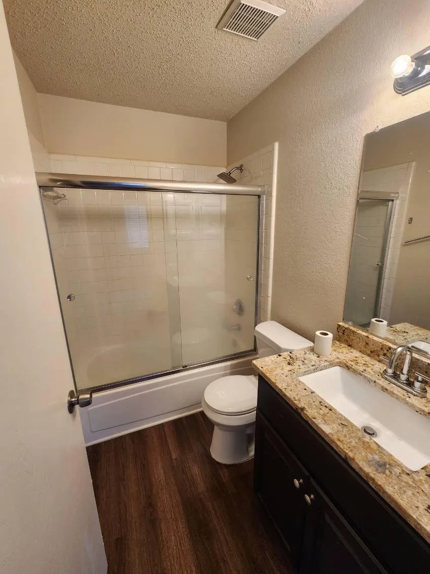Townhouse For Rent in Tarrant County , 1503 Maybrook Court, Arlington, Texas 76014, 2 Bedroom, 3 Bathroom, 1 Garage spaces, 1,101 Sqft, built in 1986, mls#21369712, Real Estate Agent in Arlington, Homes For Rent in Tarrant county, Homes For Rent in Arlington, Realtor in Arlington Texas, Real Estate Brokerage Independent Realty Texas, Luminita Cordes Realtor
