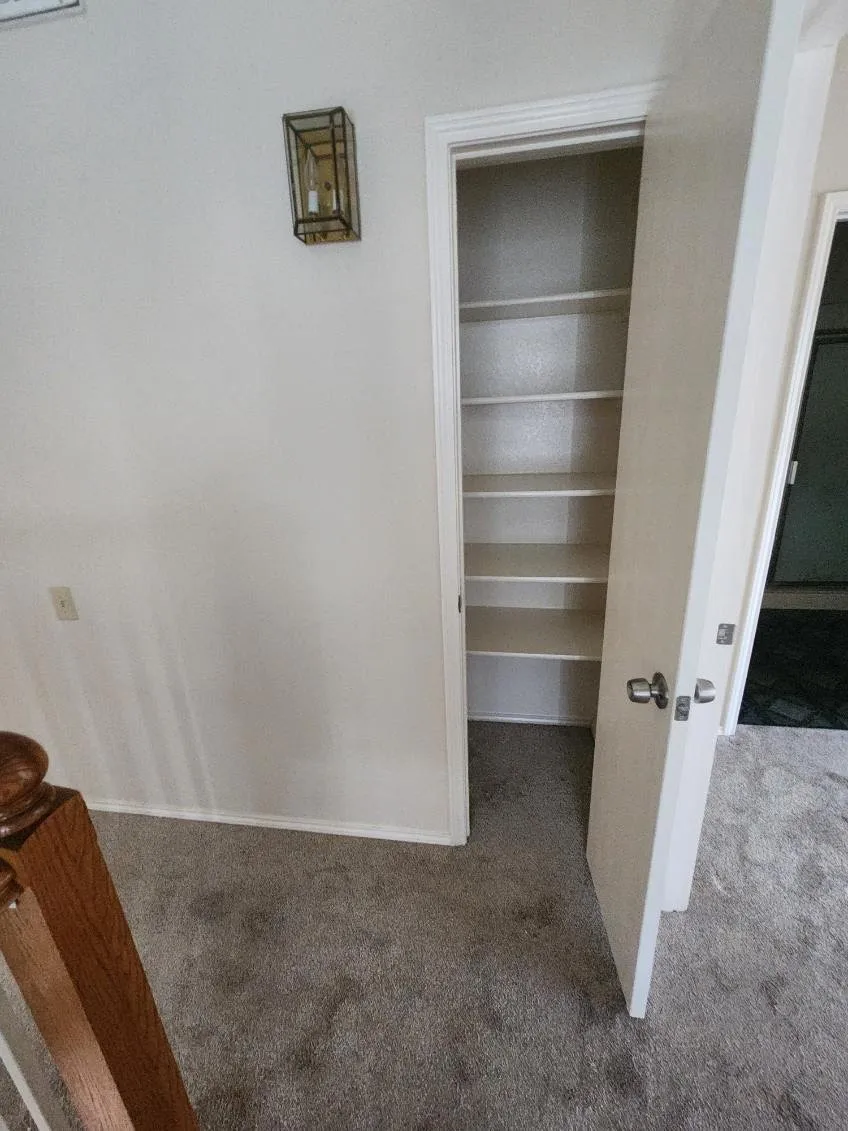 Townhouse For Rent in Tarrant County , 1503 Maybrook Court, Arlington, Texas 76014, 2 Bedroom, 3 Bathroom, 1 Garage spaces, 1,101 Sqft, built in 1986, mls#21369712, Real Estate Agent in Arlington, Homes For Rent in Tarrant county, Homes For Rent in Arlington, Realtor in Arlington Texas, Real Estate Brokerage Independent Realty Texas, Luminita Cordes Realtor