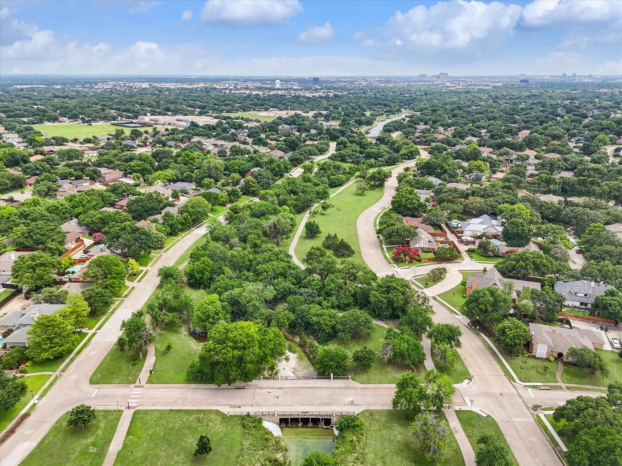 Single Family Residence For Sale in Collin County , 1912 Deerfield Drive, Plano, Texas 75023, 4 Bedroom, 3 Bathroom, 2 Garage spaces, 2,960 Sqft, built in 1977, mls#21367958, Real Estate Agent in Plano, Homes For Sale in Collin county, Homes For Sale in Plano, Realtor in Plano Texas, Real Estate Brokerage Independent Realty Texas, Luminita Cordes Realtor