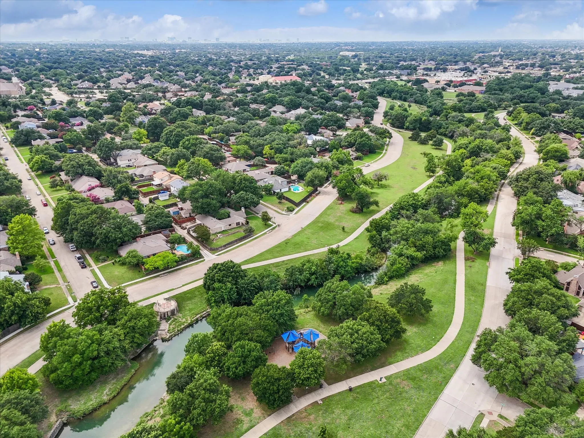 Single Family Residence For Sale in Collin County , 1912 Deerfield Drive, Plano, Texas 75023, 4 Bedroom, 3 Bathroom, 2 Garage spaces, 2,960 Sqft, built in 1977, mls#21367958, Real Estate Agent in Plano, Homes For Sale in Collin county, Homes For Sale in Plano, Realtor in Plano Texas, Real Estate Brokerage Independent Realty Texas, Luminita Cordes Realtor