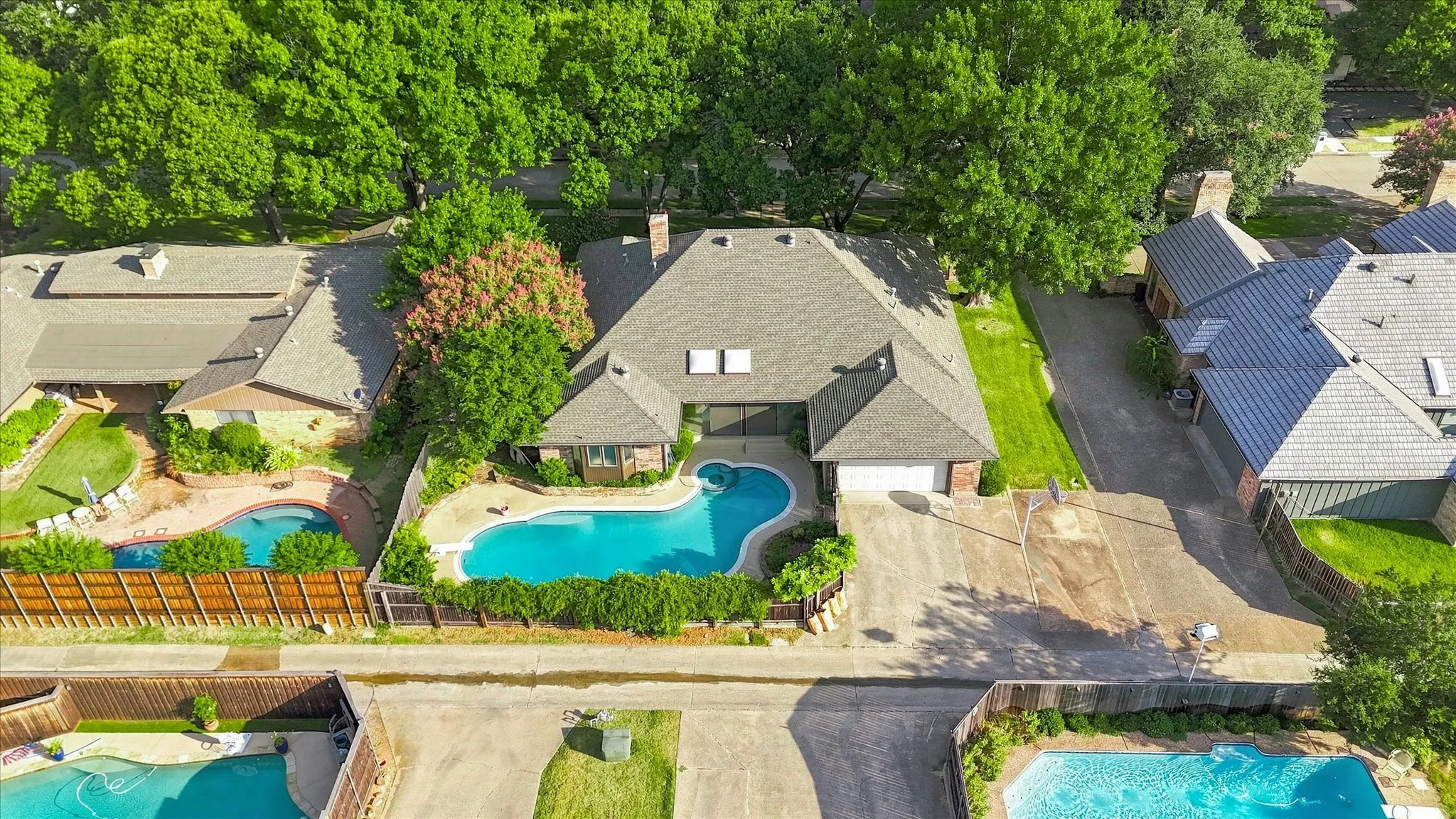 Single Family Residence For Sale in Collin County , 1912 Deerfield Drive, Plano, Texas 75023, 4 Bedroom, 3 Bathroom, 2 Garage spaces, 2,960 Sqft, built in 1977, mls#21367958, Real Estate Agent in Plano, Homes For Sale in Collin county, Homes For Sale in Plano, Realtor in Plano Texas, Real Estate Brokerage Independent Realty Texas, Luminita Cordes Realtor