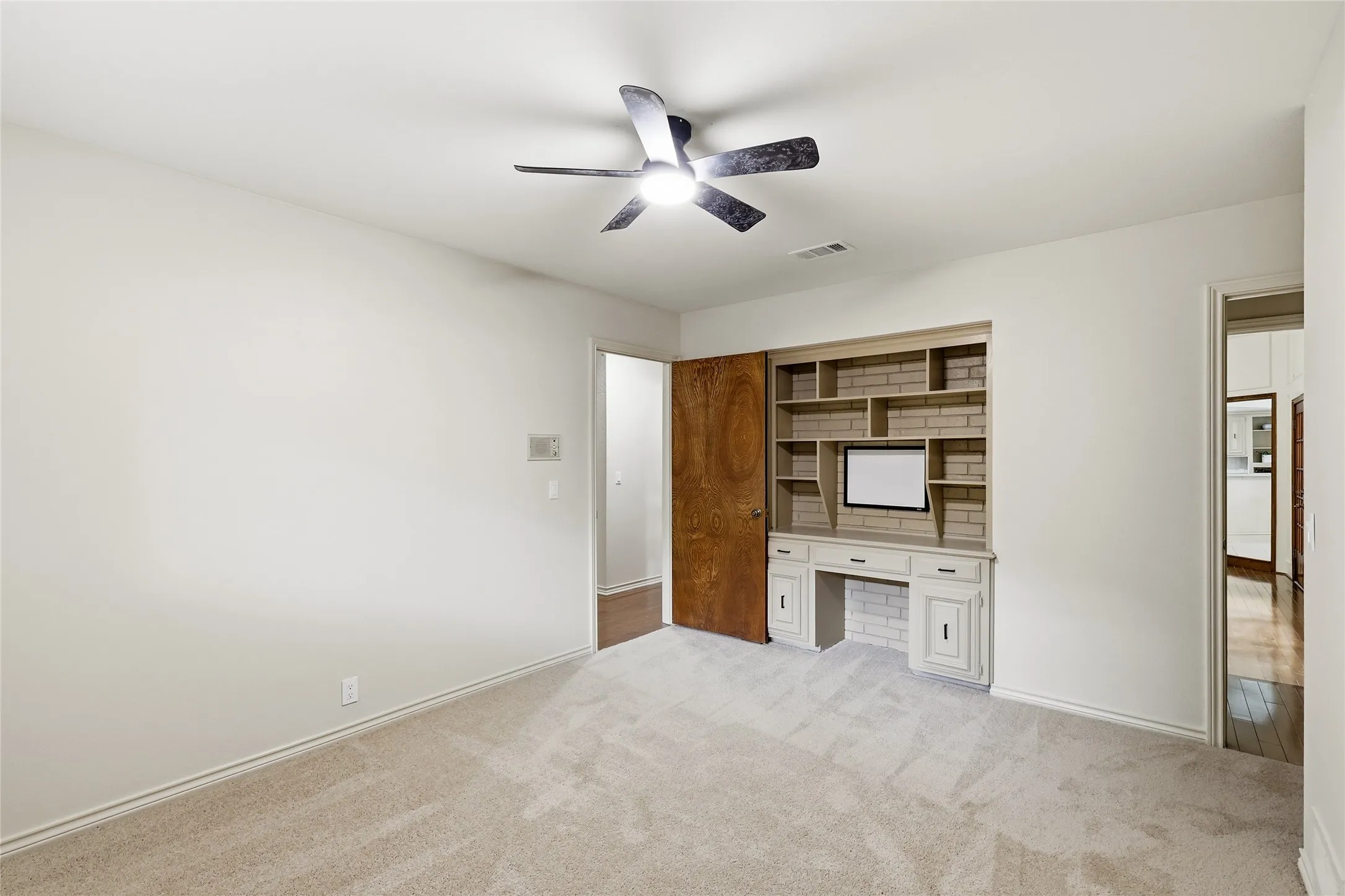 Single Family Residence For Sale in Collin County , 1912 Deerfield Drive, Plano, Texas 75023, 4 Bedroom, 3 Bathroom, 2 Garage spaces, 2,960 Sqft, built in 1977, mls#21367958, Real Estate Agent in Plano, Homes For Sale in Collin county, Homes For Sale in Plano, Realtor in Plano Texas, Real Estate Brokerage Independent Realty Texas, Luminita Cordes Realtor