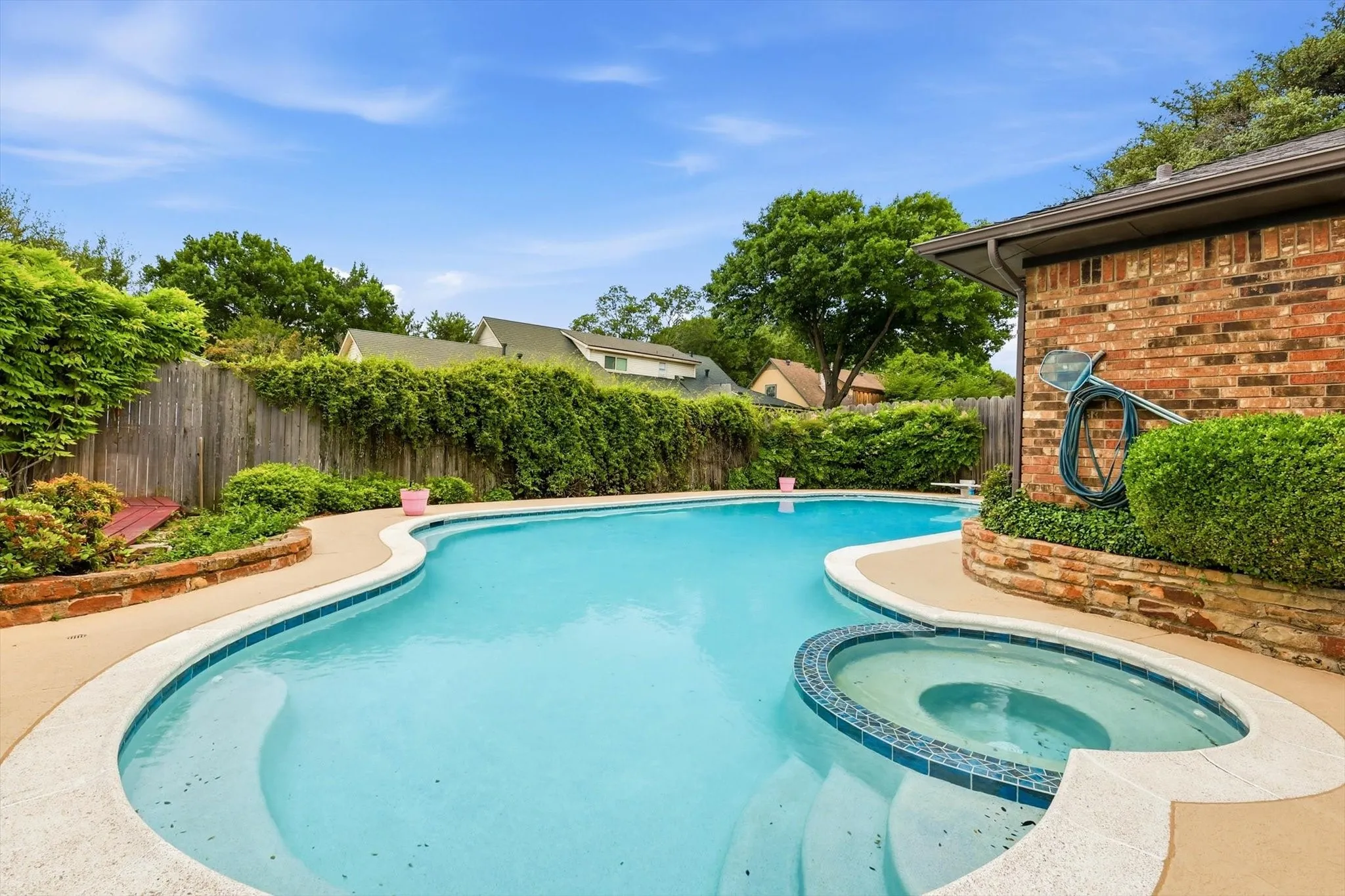 Single Family Residence For Sale in Collin County , 1912 Deerfield Drive, Plano, Texas 75023, 4 Bedroom, 3 Bathroom, 2 Garage spaces, 2,960 Sqft, built in 1977, mls#21367958, Real Estate Agent in Plano, Homes For Sale in Collin county, Homes For Sale in Plano, Realtor in Plano Texas, Real Estate Brokerage Independent Realty Texas, Luminita Cordes Realtor
