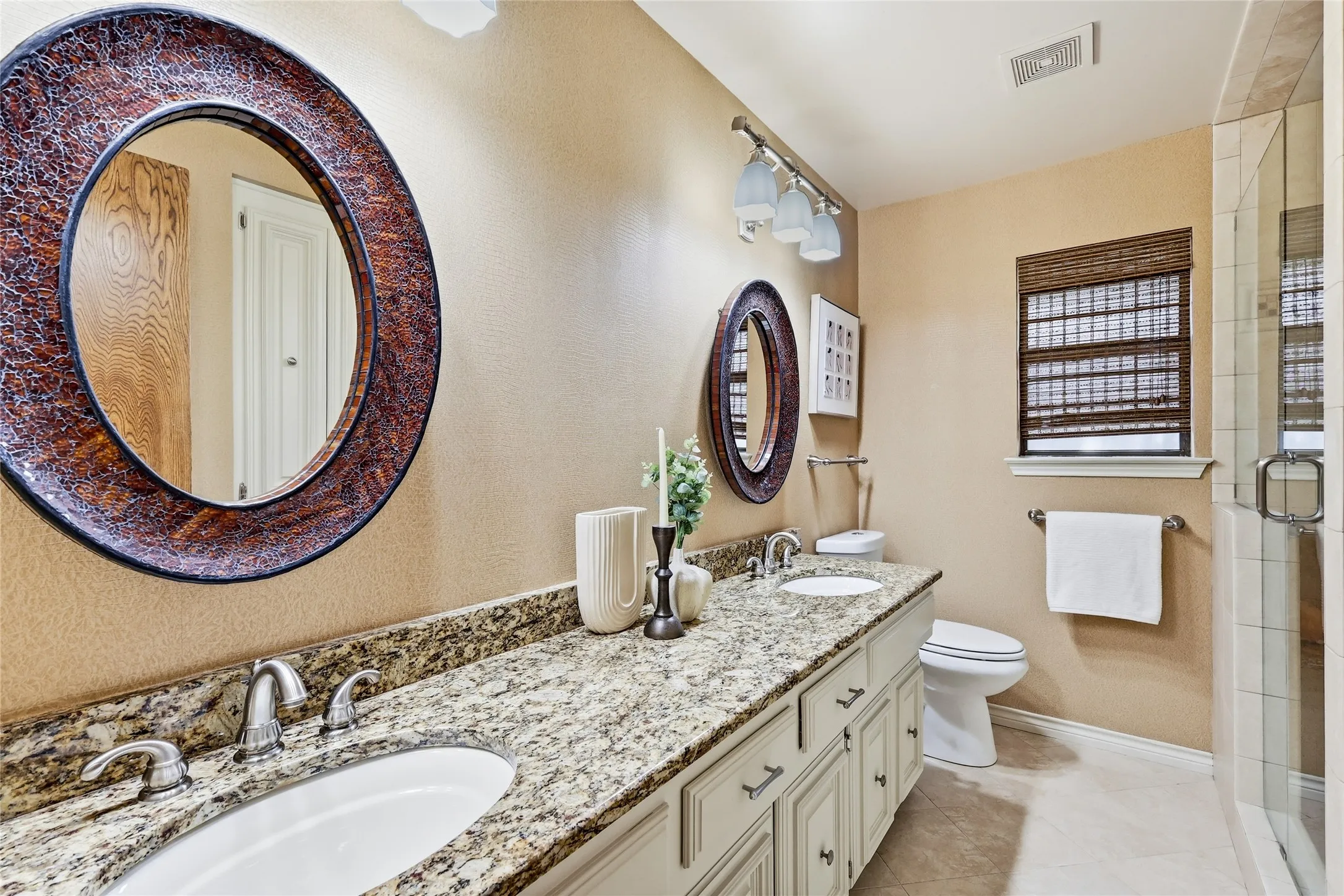 Single Family Residence For Sale in Collin County , 1912 Deerfield Drive, Plano, Texas 75023, 4 Bedroom, 3 Bathroom, 2 Garage spaces, 2,960 Sqft, built in 1977, mls#21367958, Real Estate Agent in Plano, Homes For Sale in Collin county, Homes For Sale in Plano, Realtor in Plano Texas, Real Estate Brokerage Independent Realty Texas, Luminita Cordes Realtor