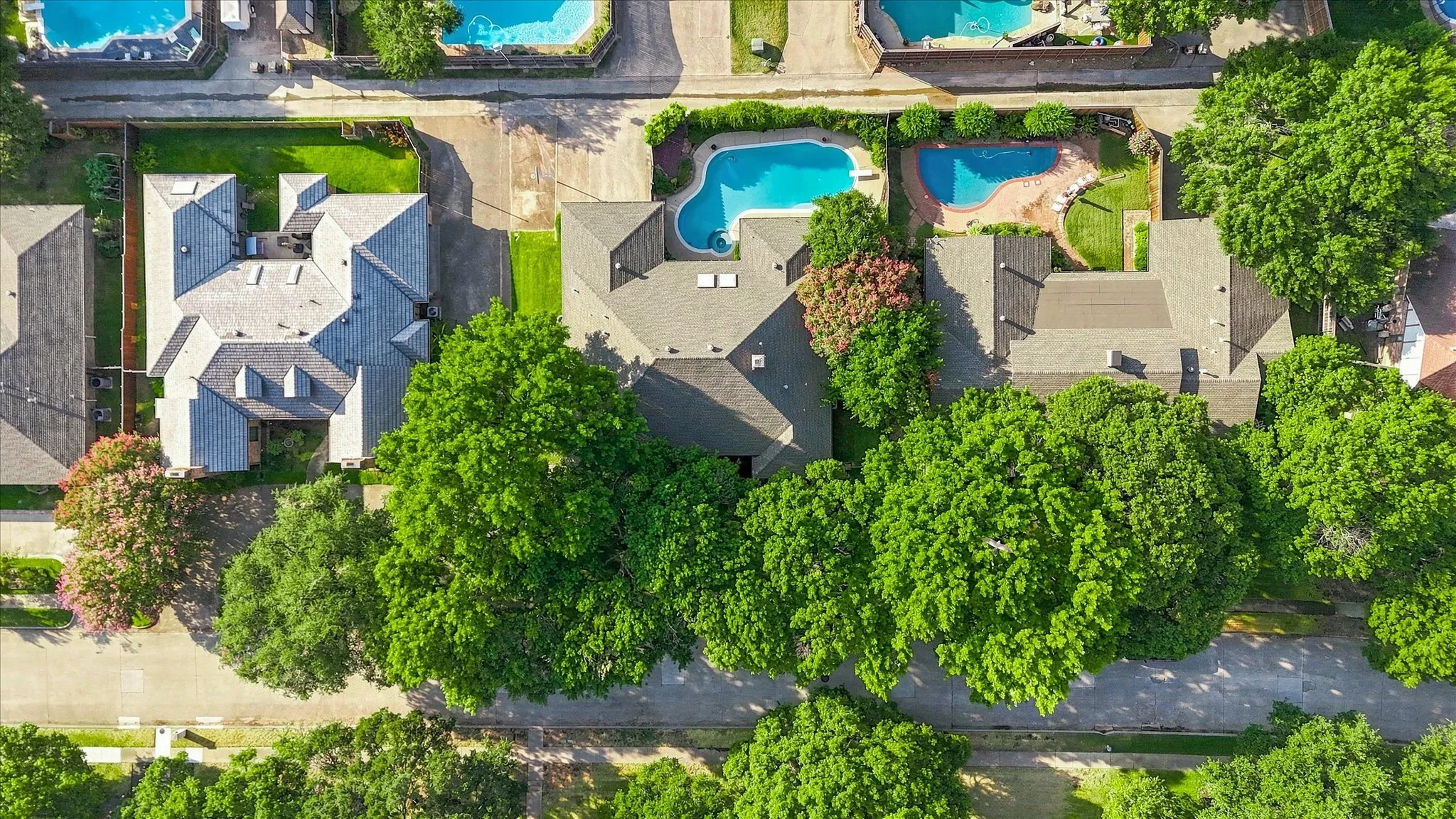 Single Family Residence For Sale in Collin County , 1912 Deerfield Drive, Plano, Texas 75023, 4 Bedroom, 3 Bathroom, 2 Garage spaces, 2,960 Sqft, built in 1977, mls#21367958, Real Estate Agent in Plano, Homes For Sale in Collin county, Homes For Sale in Plano, Realtor in Plano Texas, Real Estate Brokerage Independent Realty Texas, Luminita Cordes Realtor