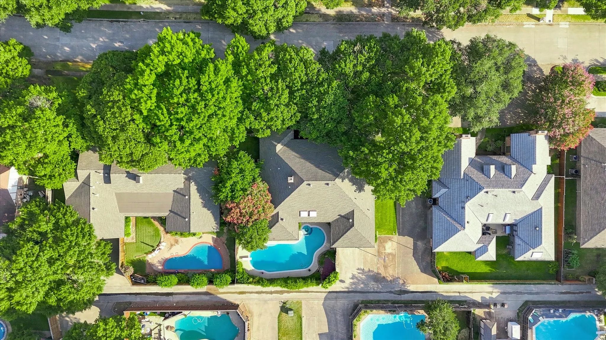 Single Family Residence For Sale in Collin County , 1912 Deerfield Drive, Plano, Texas 75023, 4 Bedroom, 3 Bathroom, 2 Garage spaces, 2,960 Sqft, built in 1977, mls#21367958, Real Estate Agent in Plano, Homes For Sale in Collin county, Homes For Sale in Plano, Realtor in Plano Texas, Real Estate Brokerage Independent Realty Texas, Luminita Cordes Realtor