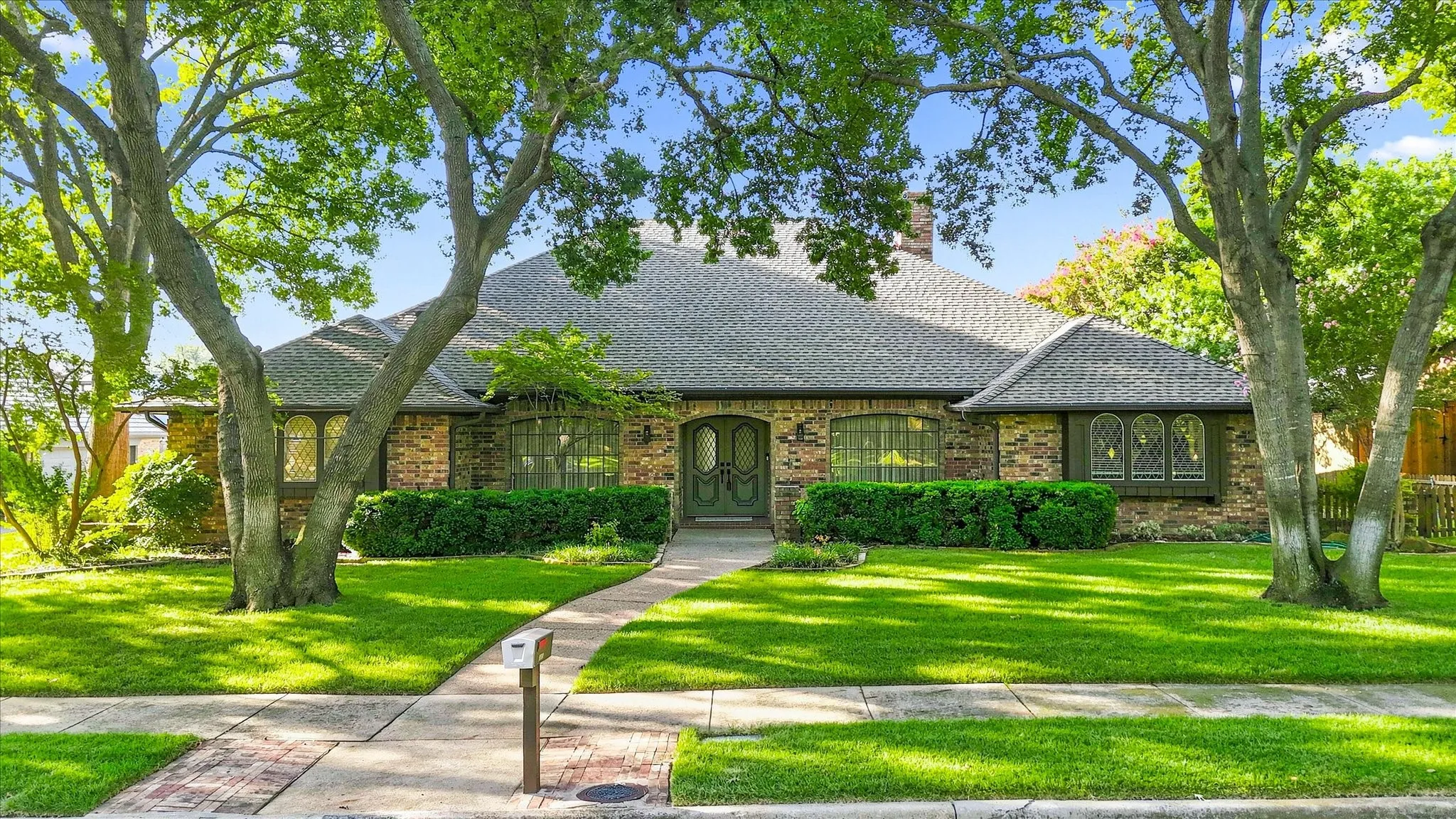 Single Family Residence For Sale in Collin County , 1912 Deerfield Drive, Plano, Texas 75023, 4 Bedroom, 3 Bathroom, 2 Garage spaces, 2,960 Sqft, built in 1977, mls#21367958, Real Estate Agent in Plano, Homes For Sale in Collin county, Homes For Sale in Plano, Realtor in Plano Texas, Real Estate Brokerage Independent Realty Texas, Luminita Cordes Realtor