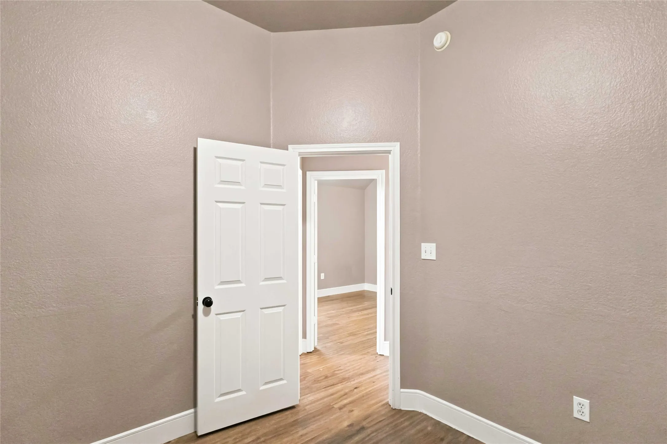 Single Family Residence For Sale in Ellis County , 627 Brenna Road, Waxahachie, Texas 75165, 4 Bedroom, 2 Bathroom, 2 Garage spaces, 1,504 Sqft, built in 2003, mls#21369718, Real Estate Agent in Waxahachie, Homes For Sale in Ellis county, Homes For Sale in Waxahachie, Realtor in Waxahachie Texas, Real Estate Brokerage Independent Realty Texas, Luminita Cordes Realtor