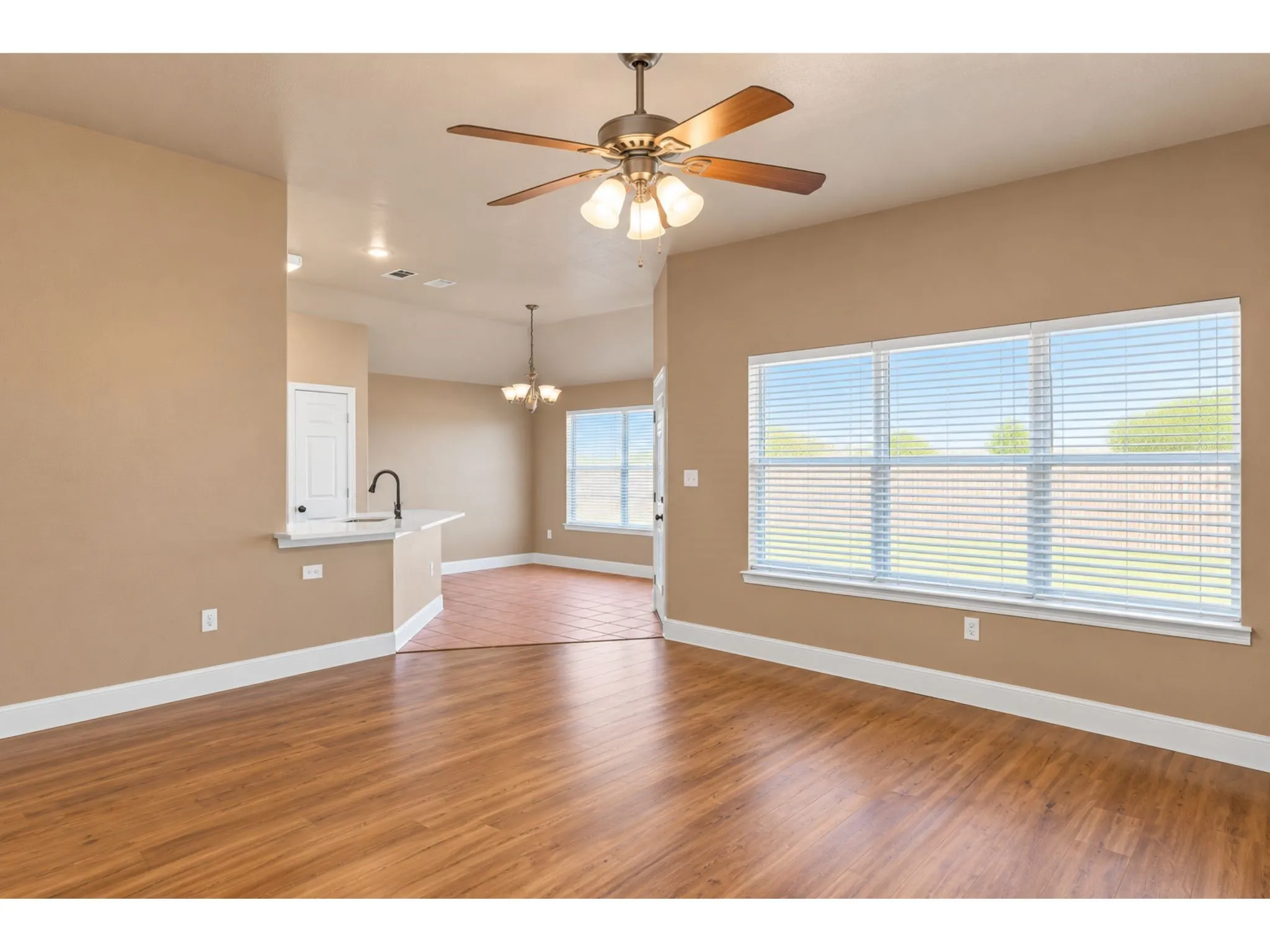 Single Family Residence For Sale in Ellis County , 627 Brenna Road, Waxahachie, Texas 75165, 4 Bedroom, 2 Bathroom, 2 Garage spaces, 1,504 Sqft, built in 2003, mls#21369718, Real Estate Agent in Waxahachie, Homes For Sale in Ellis county, Homes For Sale in Waxahachie, Realtor in Waxahachie Texas, Real Estate Brokerage Independent Realty Texas, Luminita Cordes Realtor