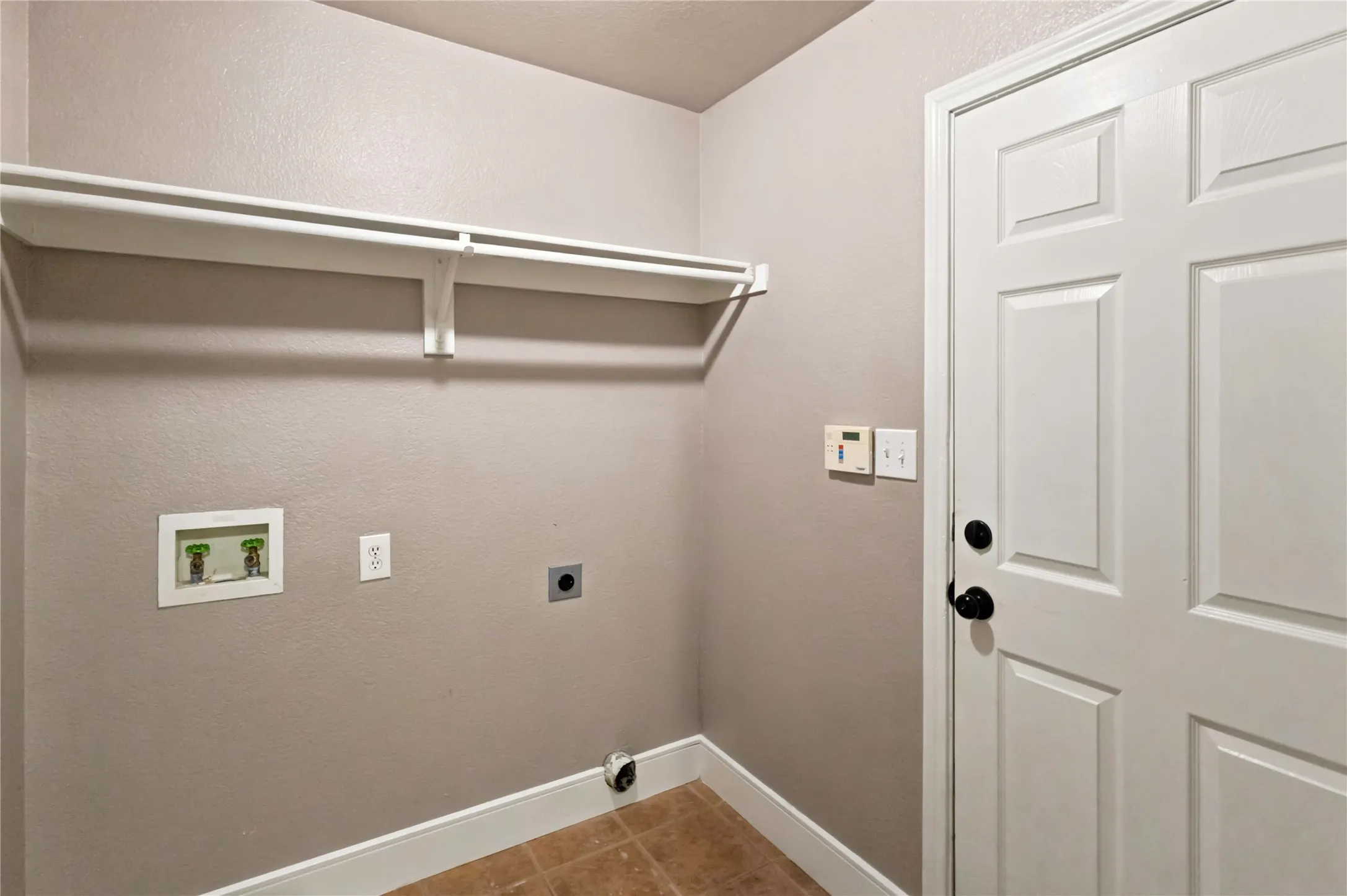 Single Family Residence For Sale in Ellis County , 627 Brenna Road, Waxahachie, Texas 75165, 4 Bedroom, 2 Bathroom, 2 Garage spaces, 1,504 Sqft, built in 2003, mls#21369718, Real Estate Agent in Waxahachie, Homes For Sale in Ellis county, Homes For Sale in Waxahachie, Realtor in Waxahachie Texas, Real Estate Brokerage Independent Realty Texas, Luminita Cordes Realtor