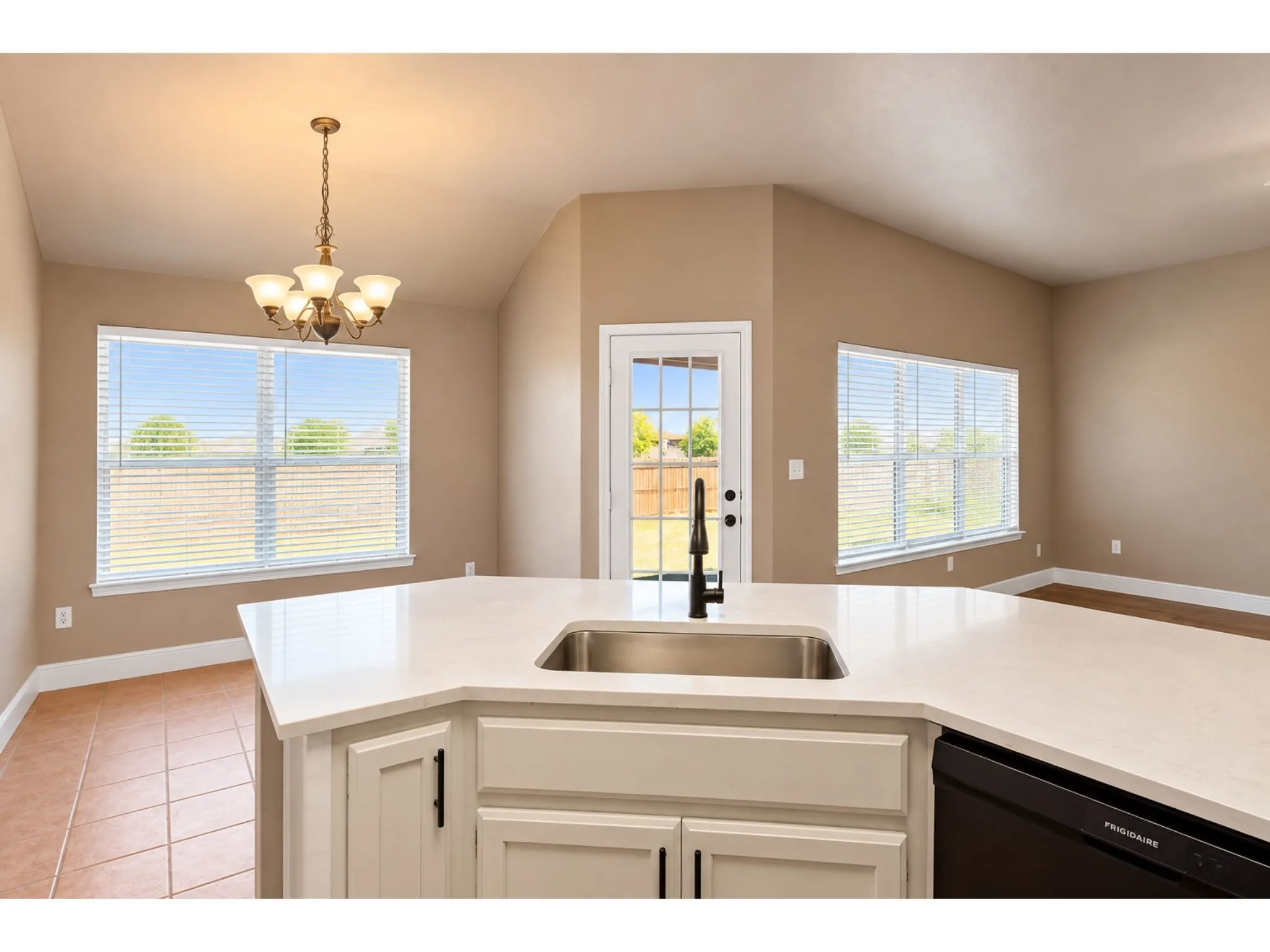 Single Family Residence For Sale in Ellis County , 627 Brenna Road, Waxahachie, Texas 75165, 4 Bedroom, 2 Bathroom, 2 Garage spaces, 1,504 Sqft, built in 2003, mls#21369718, Real Estate Agent in Waxahachie, Homes For Sale in Ellis county, Homes For Sale in Waxahachie, Realtor in Waxahachie Texas, Real Estate Brokerage Independent Realty Texas, Luminita Cordes Realtor
