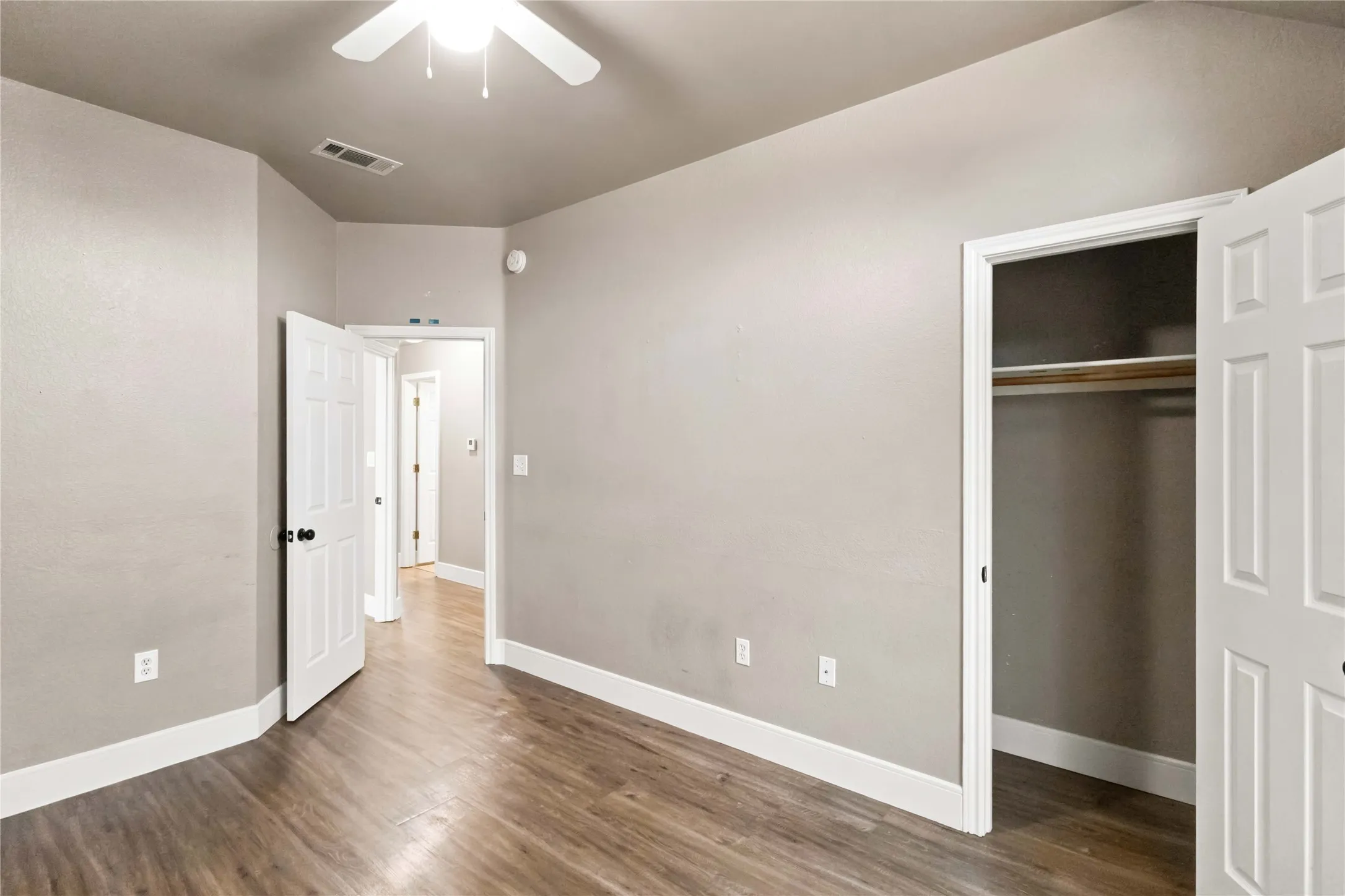 Single Family Residence For Sale in Ellis County , 627 Brenna Road, Waxahachie, Texas 75165, 4 Bedroom, 2 Bathroom, 2 Garage spaces, 1,504 Sqft, built in 2003, mls#21369718, Real Estate Agent in Waxahachie, Homes For Sale in Ellis county, Homes For Sale in Waxahachie, Realtor in Waxahachie Texas, Real Estate Brokerage Independent Realty Texas, Luminita Cordes Realtor