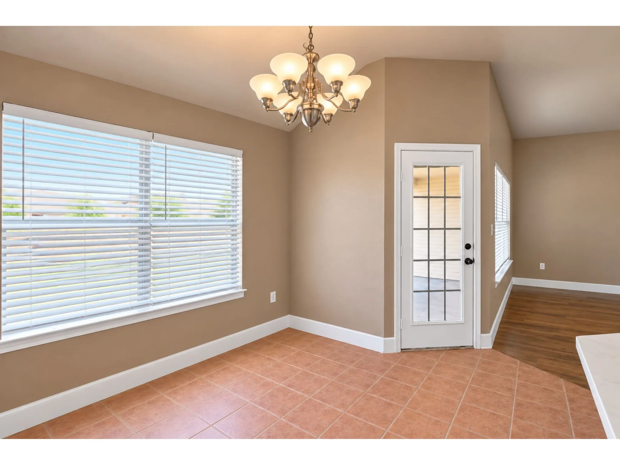 Single Family Residence For Sale in Ellis County , 627 Brenna Road, Waxahachie, Texas 75165, 4 Bedroom, 2 Bathroom, 2 Garage spaces, 1,504 Sqft, built in 2003, mls#21369718, Real Estate Agent in Waxahachie, Homes For Sale in Ellis county, Homes For Sale in Waxahachie, Realtor in Waxahachie Texas, Real Estate Brokerage Independent Realty Texas, Luminita Cordes Realtor