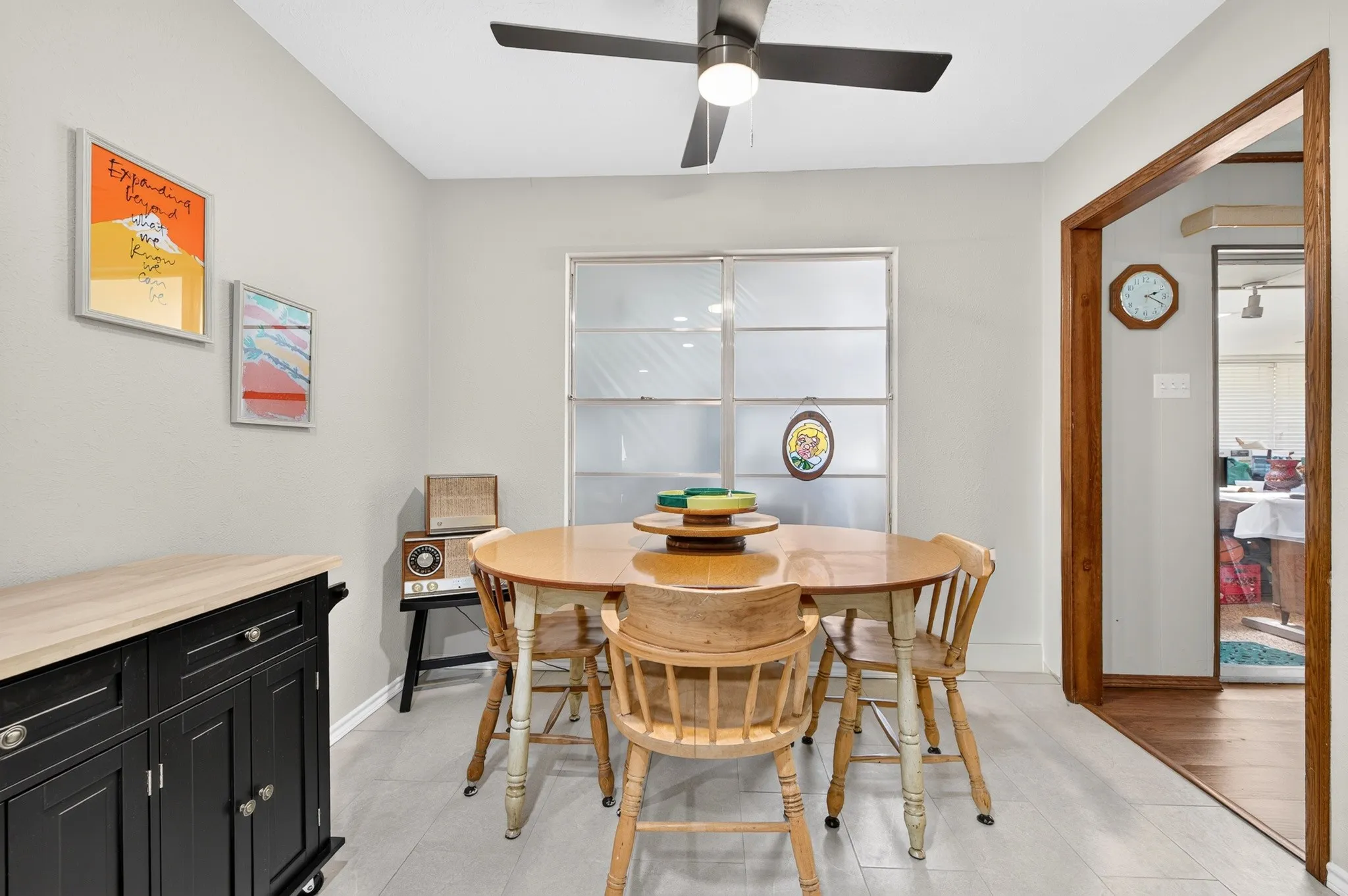 Breakfast area