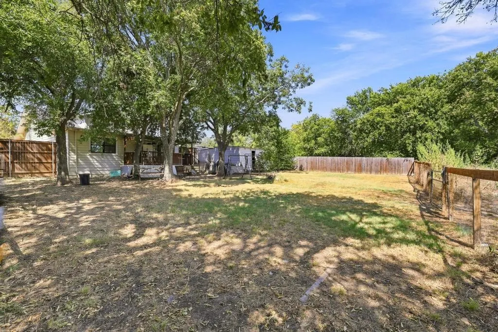 Single Family Residence For Sale in Grayson County , 405 E College Street, Gunter, Texas 75058, 3 Bedroom, 2 Bathroom, 2 Garage spaces, 1,928 Sqft, built in 1940, mls#21355438, Real Estate Agent in Gunter, Homes For Sale in Grayson county, Homes For Sale in Gunter, Realtor in Gunter Texas, Real Estate Brokerage Independent Realty Texas, Luminita Cordes Realtor
