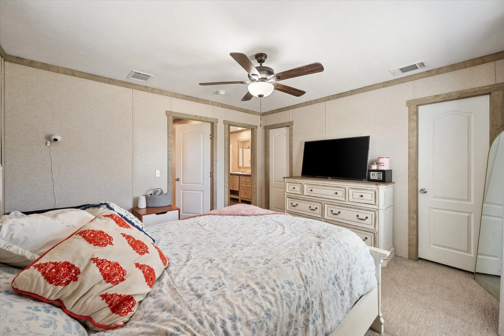 Manufactured Home For Sale in Freestone County , 184 Fcr 941, Teague, Texas 75860, 3 Bedroom, 3 Bathroom, 3 Garage spaces, 1,368 Sqft, built in 2020, mls#21368661, Real Estate Agent in Teague, Homes For Sale in Freestone county, Homes For Sale in Teague, Realtor in Teague Texas, Real Estate Brokerage Independent Realty Texas, Luminita Cordes Realtor