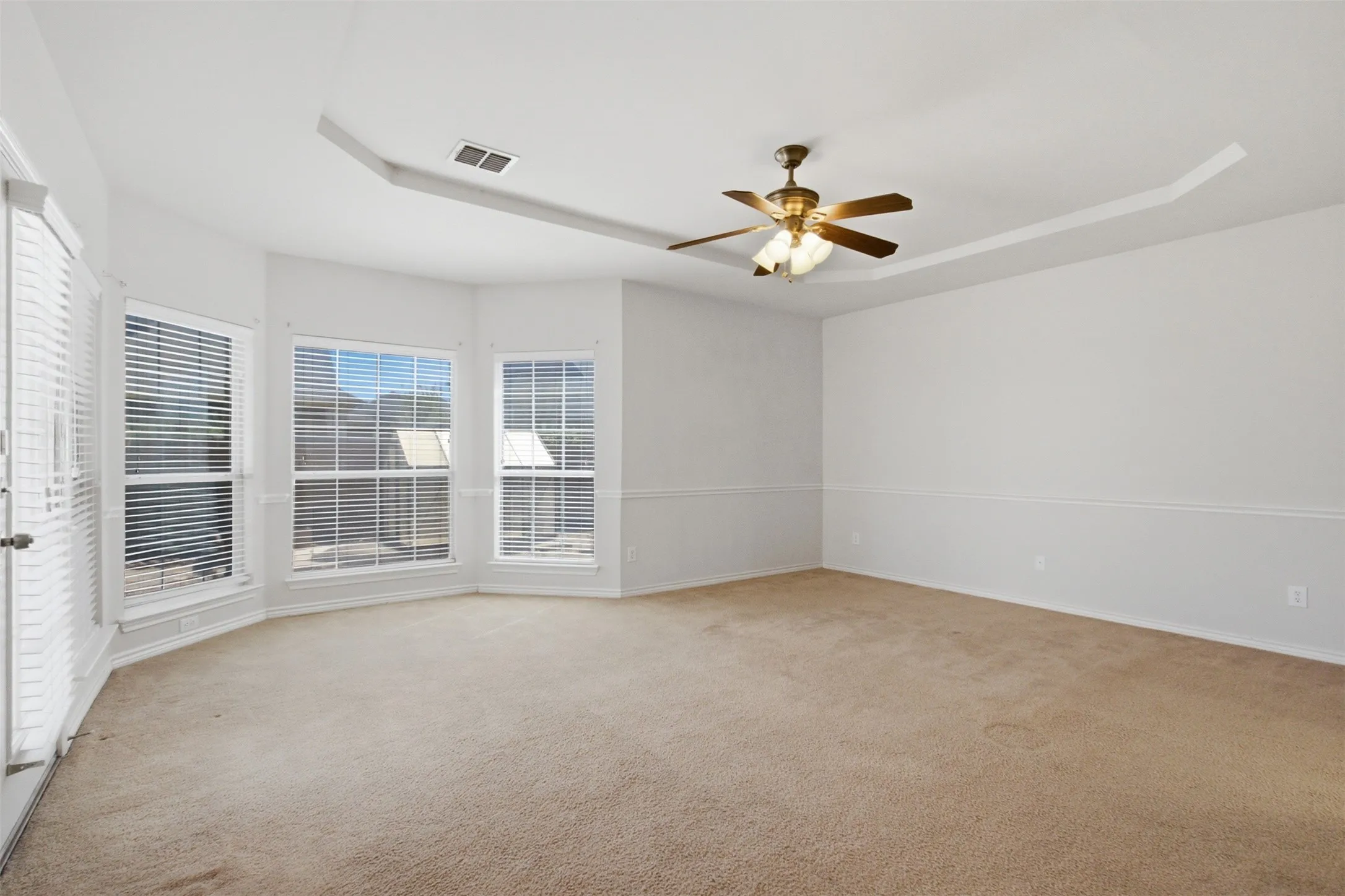 Single Family Residence For Sale in Tarrant County , 4806 Fitzgerald Drive, Mansfield, Texas 76063, 7 Bedroom, 4 Bathroom, 2 Garage spaces, 4,249 Sqft, built in 2006, mls#21367373, Real Estate Agent in Mansfield, Homes For Sale in Tarrant county, Homes For Sale in Mansfield, Realtor in Mansfield Texas, Real Estate Brokerage Independent Realty Texas, Luminita Cordes Realtor