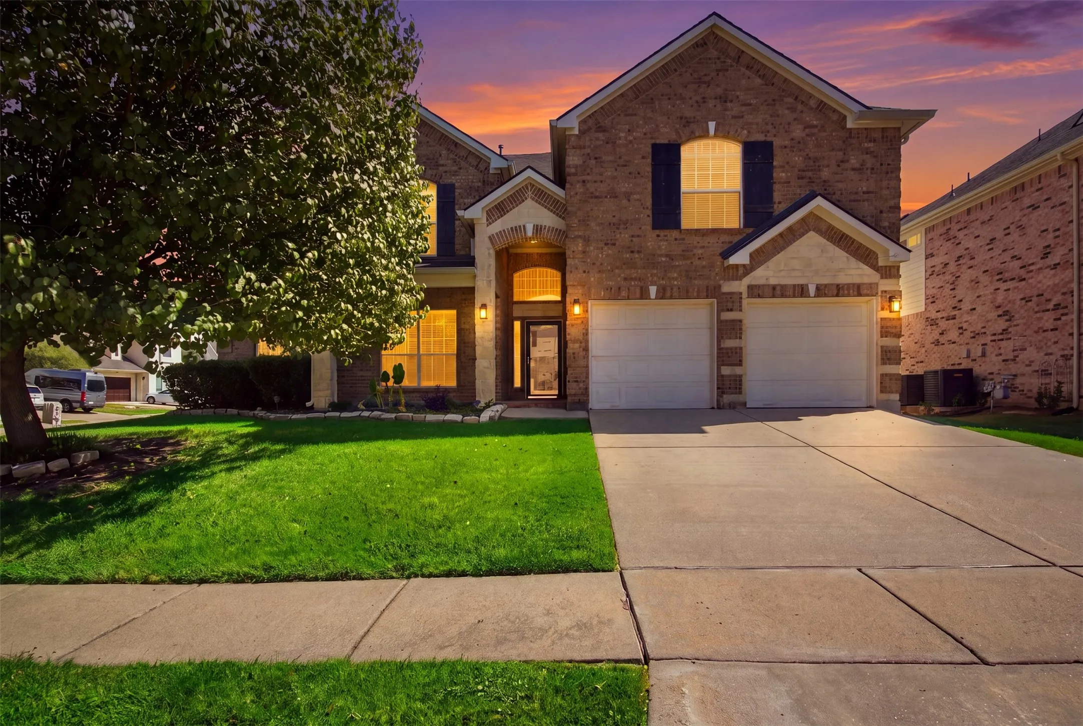 Single Family Residence For Sale in Tarrant County , 4806 Fitzgerald Drive, Mansfield, Texas 76063, 7 Bedroom, 4 Bathroom, 2 Garage spaces, 4,249 Sqft, built in 2006, mls#21367373, Real Estate Agent in Mansfield, Homes For Sale in Tarrant county, Homes For Sale in Mansfield, Realtor in Mansfield Texas, Real Estate Brokerage Independent Realty Texas, Luminita Cordes Realtor