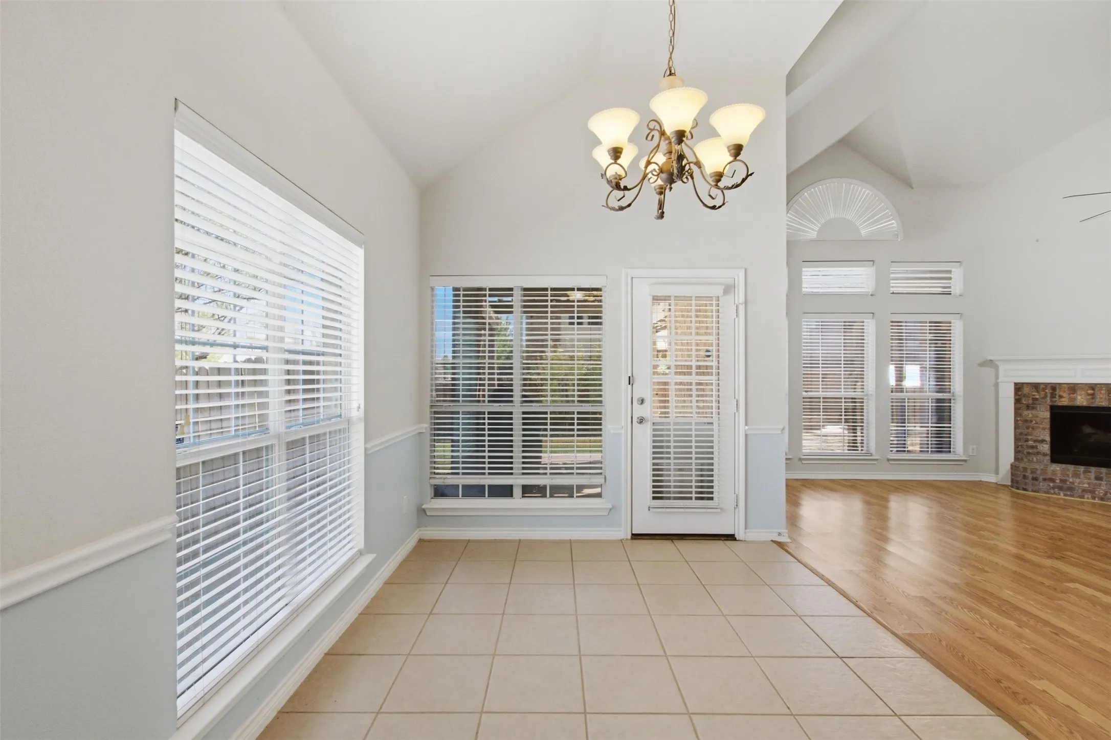 Single Family Residence For Sale in Tarrant County , 4806 Fitzgerald Drive, Mansfield, Texas 76063, 7 Bedroom, 4 Bathroom, 2 Garage spaces, 4,249 Sqft, built in 2006, mls#21367373, Real Estate Agent in Mansfield, Homes For Sale in Tarrant county, Homes For Sale in Mansfield, Realtor in Mansfield Texas, Real Estate Brokerage Independent Realty Texas, Luminita Cordes Realtor