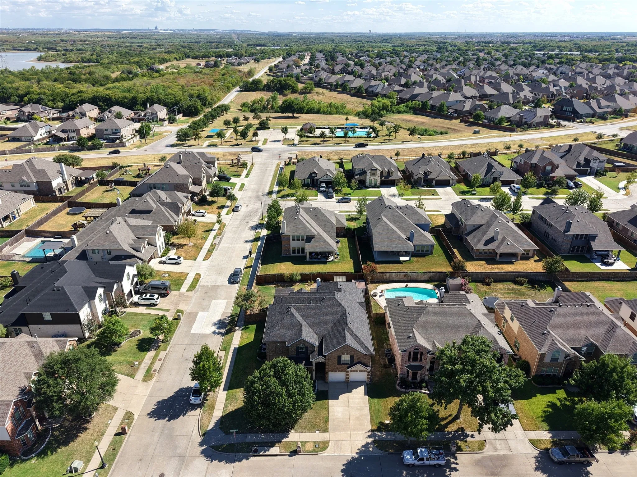 Single Family Residence For Sale in Tarrant County , 4806 Fitzgerald Drive, Mansfield, Texas 76063, 7 Bedroom, 4 Bathroom, 2 Garage spaces, 4,249 Sqft, built in 2006, mls#21367373, Real Estate Agent in Mansfield, Homes For Sale in Tarrant county, Homes For Sale in Mansfield, Realtor in Mansfield Texas, Real Estate Brokerage Independent Realty Texas, Luminita Cordes Realtor