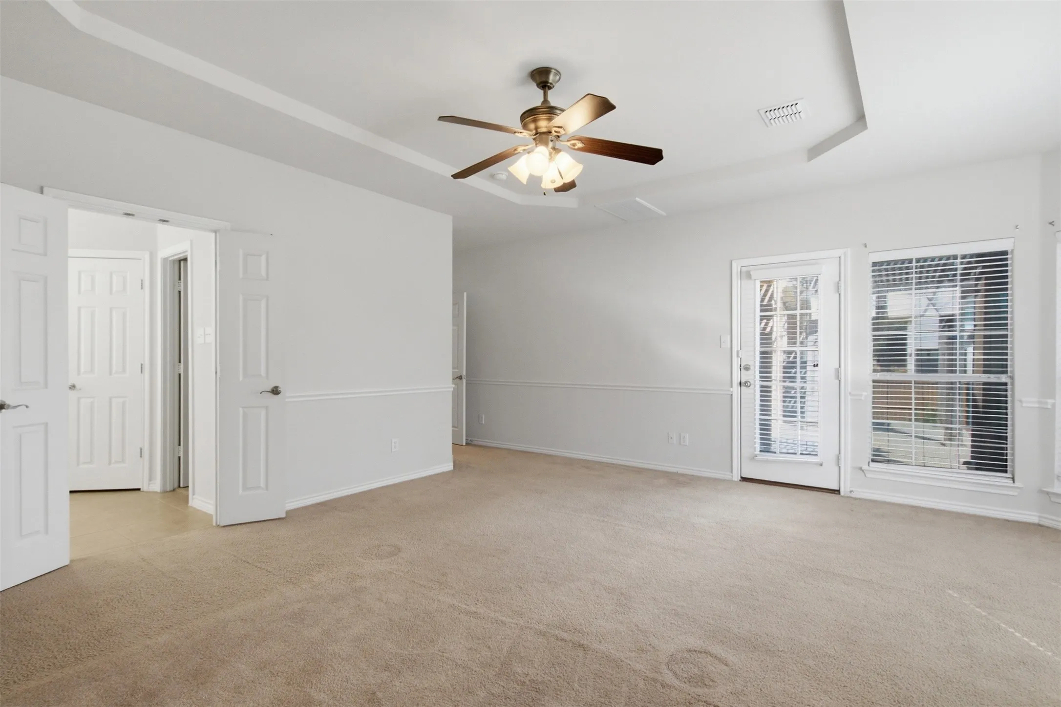 Single Family Residence For Sale in Tarrant County , 4806 Fitzgerald Drive, Mansfield, Texas 76063, 7 Bedroom, 4 Bathroom, 2 Garage spaces, 4,249 Sqft, built in 2006, mls#21367373, Real Estate Agent in Mansfield, Homes For Sale in Tarrant county, Homes For Sale in Mansfield, Realtor in Mansfield Texas, Real Estate Brokerage Independent Realty Texas, Luminita Cordes Realtor
