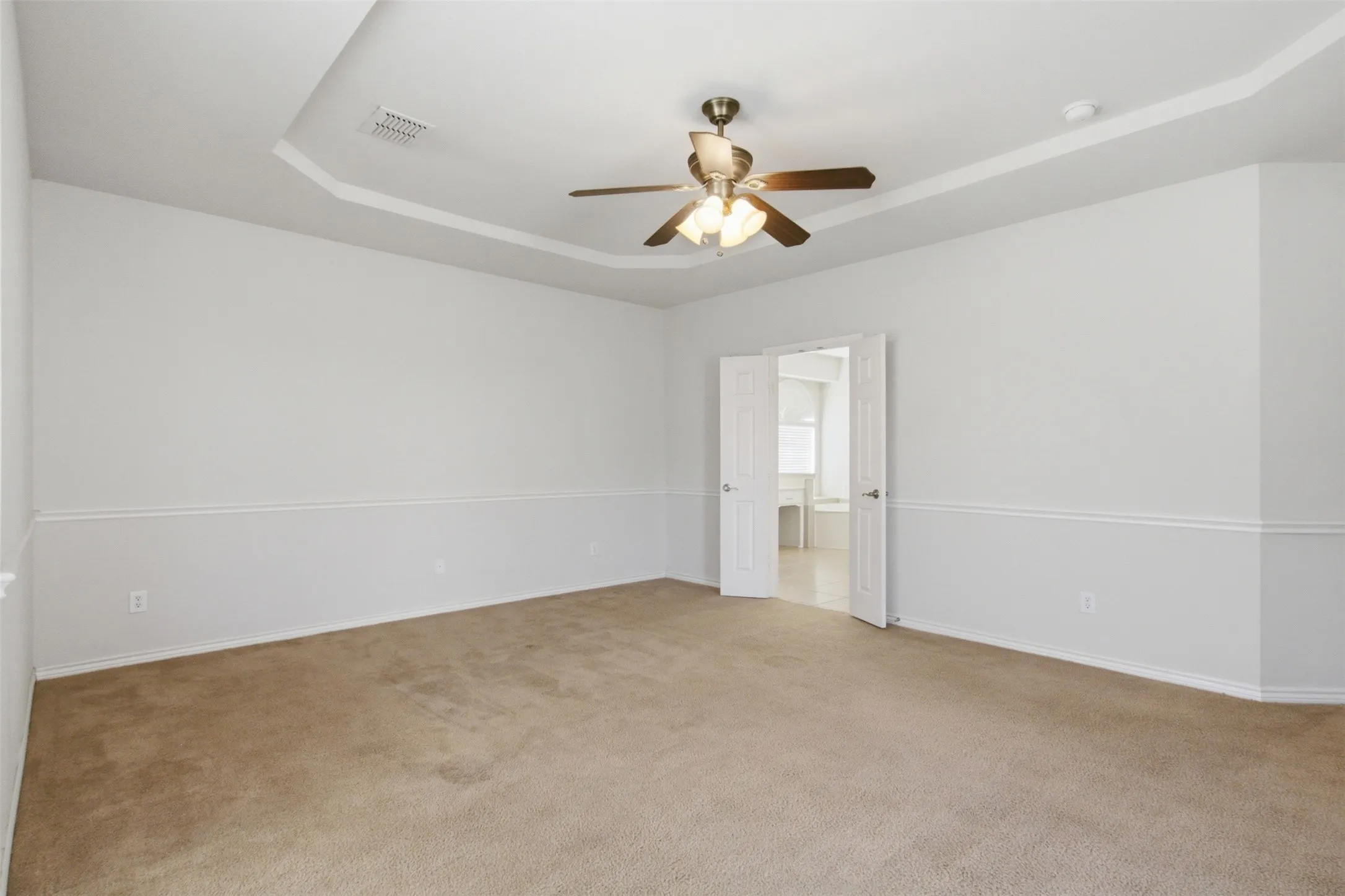 Single Family Residence For Sale in Tarrant County , 4806 Fitzgerald Drive, Mansfield, Texas 76063, 7 Bedroom, 4 Bathroom, 2 Garage spaces, 4,249 Sqft, built in 2006, mls#21367373, Real Estate Agent in Mansfield, Homes For Sale in Tarrant county, Homes For Sale in Mansfield, Realtor in Mansfield Texas, Real Estate Brokerage Independent Realty Texas, Luminita Cordes Realtor