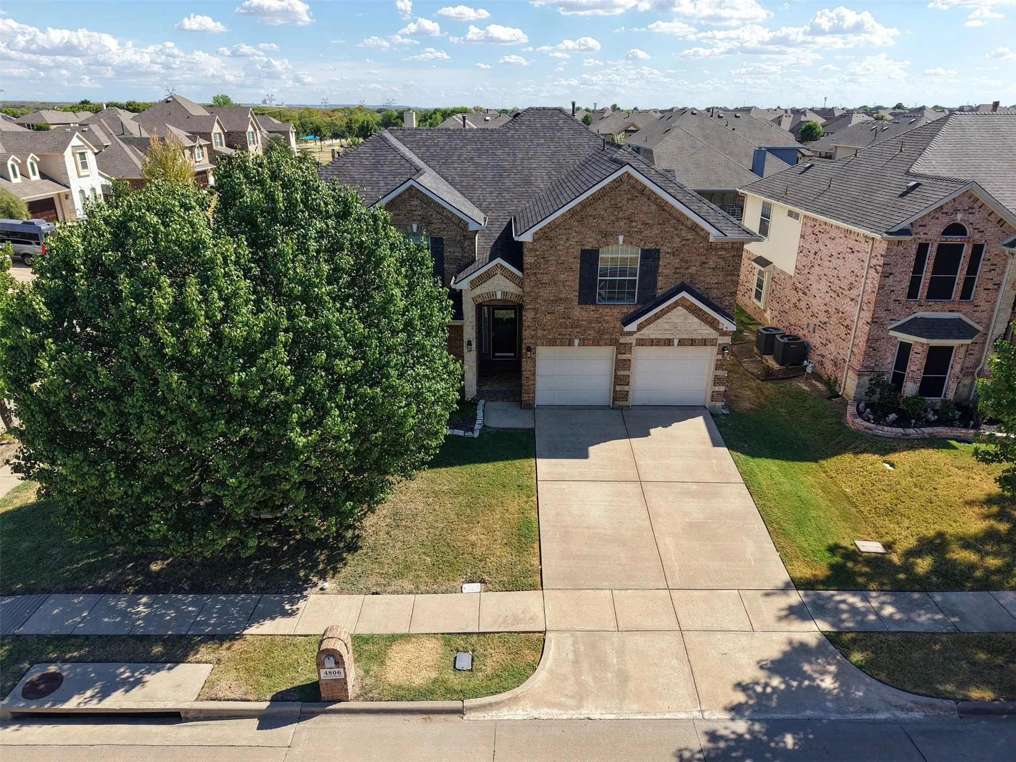 Single Family Residence For Sale in Tarrant County , 4806 Fitzgerald Drive, Mansfield, Texas 76063, 7 Bedroom, 4 Bathroom, 2 Garage spaces, 4,249 Sqft, built in 2006, mls#21367373, Real Estate Agent in Mansfield, Homes For Sale in Tarrant county, Homes For Sale in Mansfield, Realtor in Mansfield Texas, Real Estate Brokerage Independent Realty Texas, Luminita Cordes Realtor