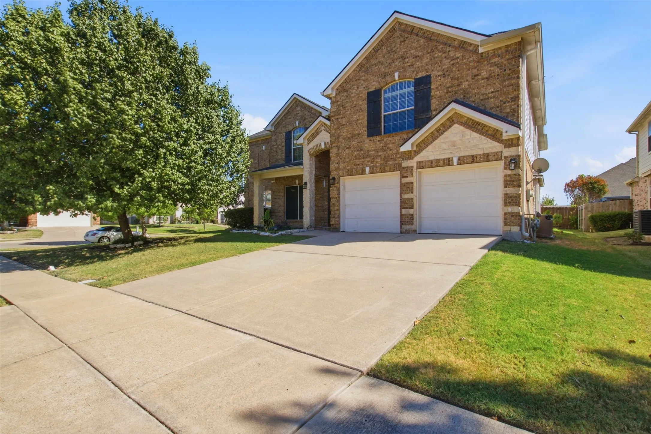 Single Family Residence For Sale in Tarrant County , 4806 Fitzgerald Drive, Mansfield, Texas 76063, 7 Bedroom, 4 Bathroom, 2 Garage spaces, 4,249 Sqft, built in 2006, mls#21367373, Real Estate Agent in Mansfield, Homes For Sale in Tarrant county, Homes For Sale in Mansfield, Realtor in Mansfield Texas, Real Estate Brokerage Independent Realty Texas, Luminita Cordes Realtor