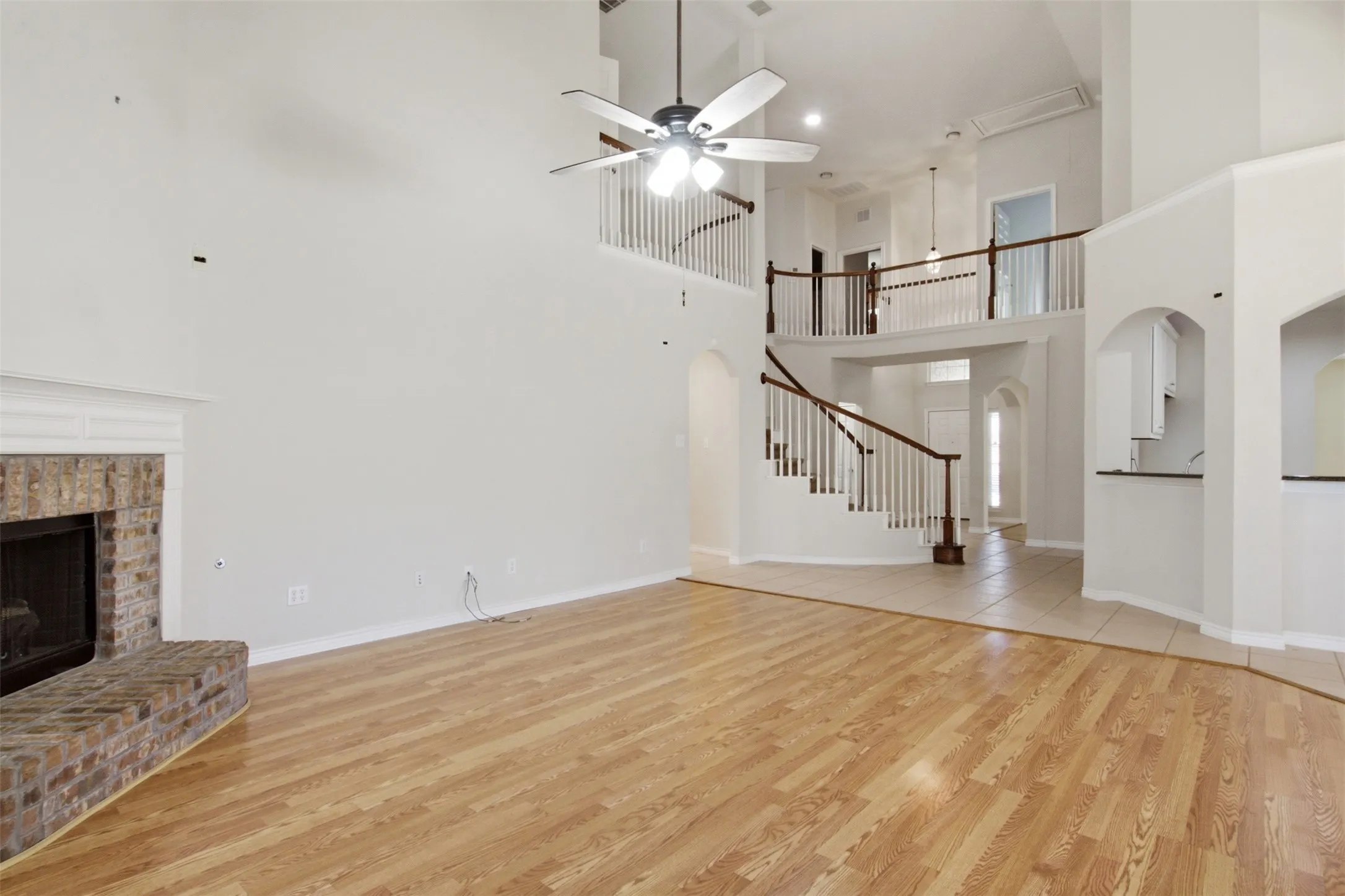 Single Family Residence For Sale in Tarrant County , 4806 Fitzgerald Drive, Mansfield, Texas 76063, 7 Bedroom, 4 Bathroom, 2 Garage spaces, 4,249 Sqft, built in 2006, mls#21367373, Real Estate Agent in Mansfield, Homes For Sale in Tarrant county, Homes For Sale in Mansfield, Realtor in Mansfield Texas, Real Estate Brokerage Independent Realty Texas, Luminita Cordes Realtor