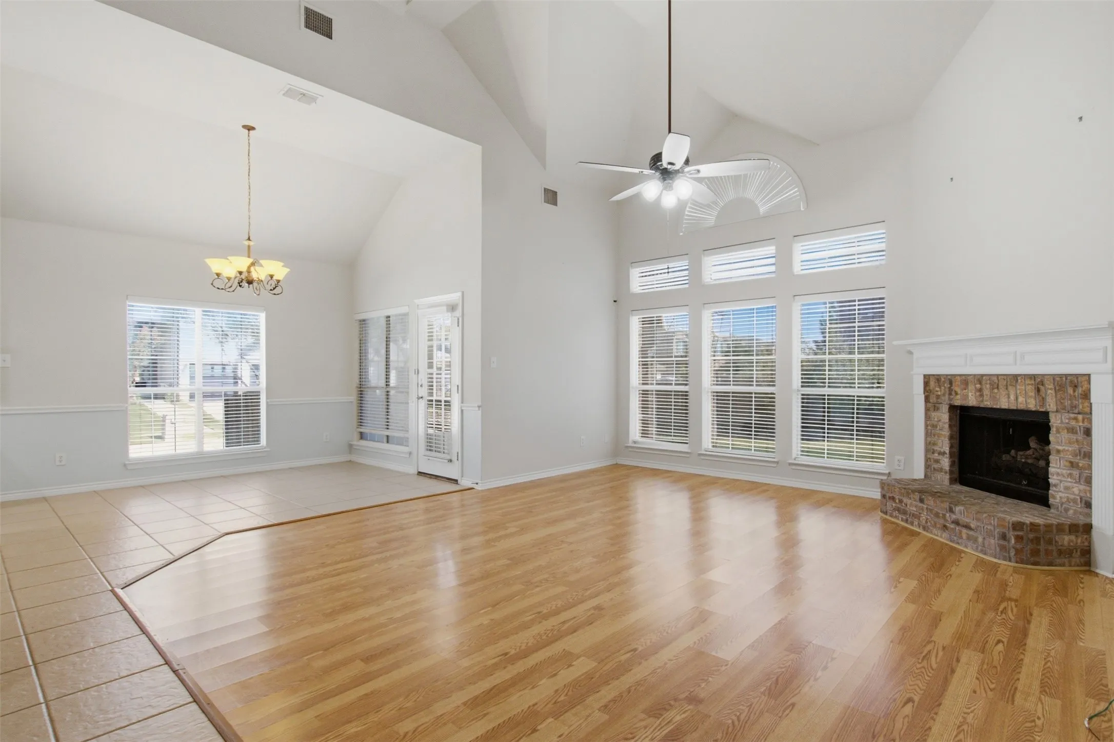 Single Family Residence For Sale in Tarrant County , 4806 Fitzgerald Drive, Mansfield, Texas 76063, 7 Bedroom, 4 Bathroom, 2 Garage spaces, 4,249 Sqft, built in 2006, mls#21367373, Real Estate Agent in Mansfield, Homes For Sale in Tarrant county, Homes For Sale in Mansfield, Realtor in Mansfield Texas, Real Estate Brokerage Independent Realty Texas, Luminita Cordes Realtor