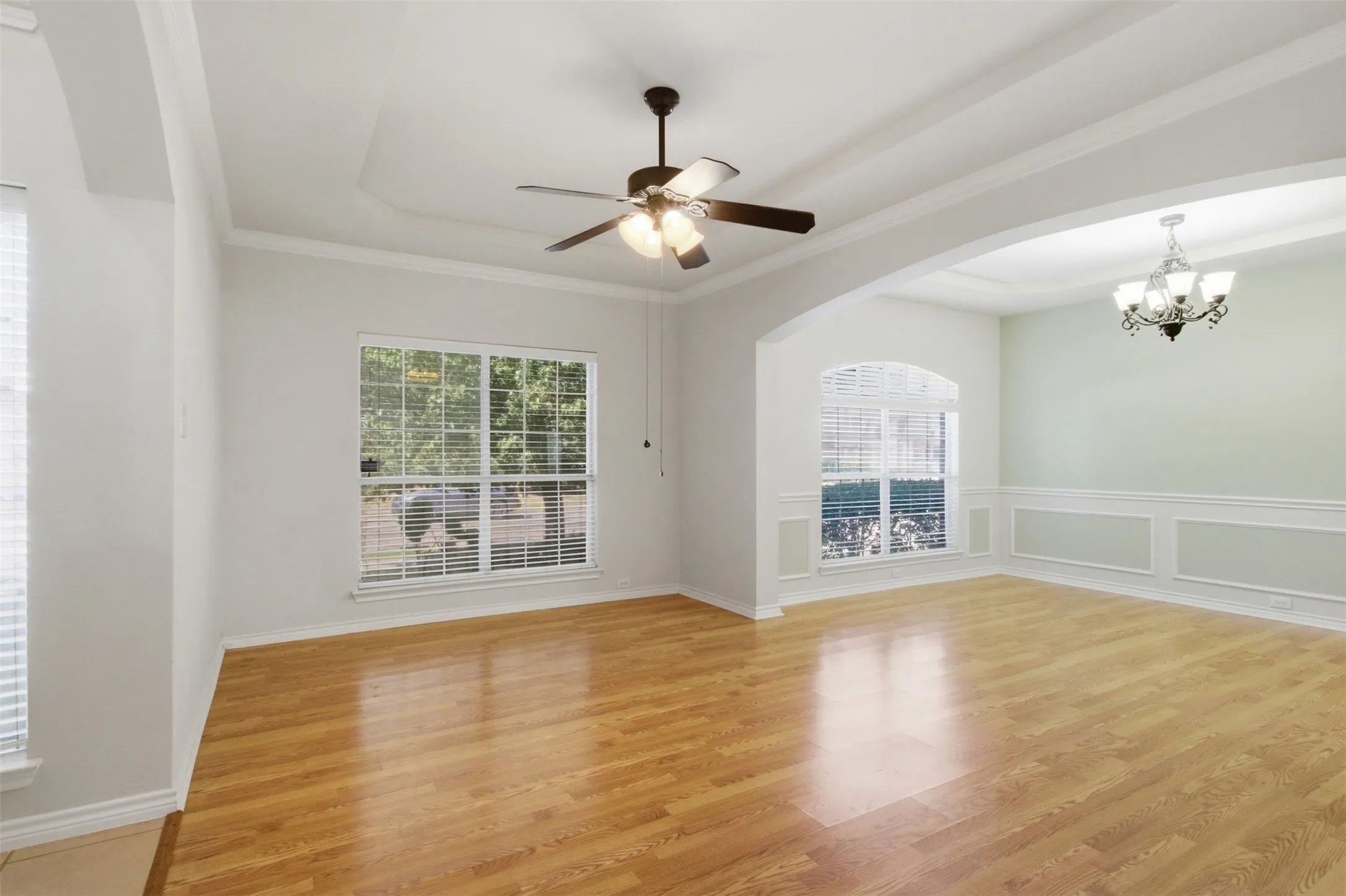 Single Family Residence For Sale in Tarrant County , 4806 Fitzgerald Drive, Mansfield, Texas 76063, 7 Bedroom, 4 Bathroom, 2 Garage spaces, 4,249 Sqft, built in 2006, mls#21367373, Real Estate Agent in Mansfield, Homes For Sale in Tarrant county, Homes For Sale in Mansfield, Realtor in Mansfield Texas, Real Estate Brokerage Independent Realty Texas, Luminita Cordes Realtor