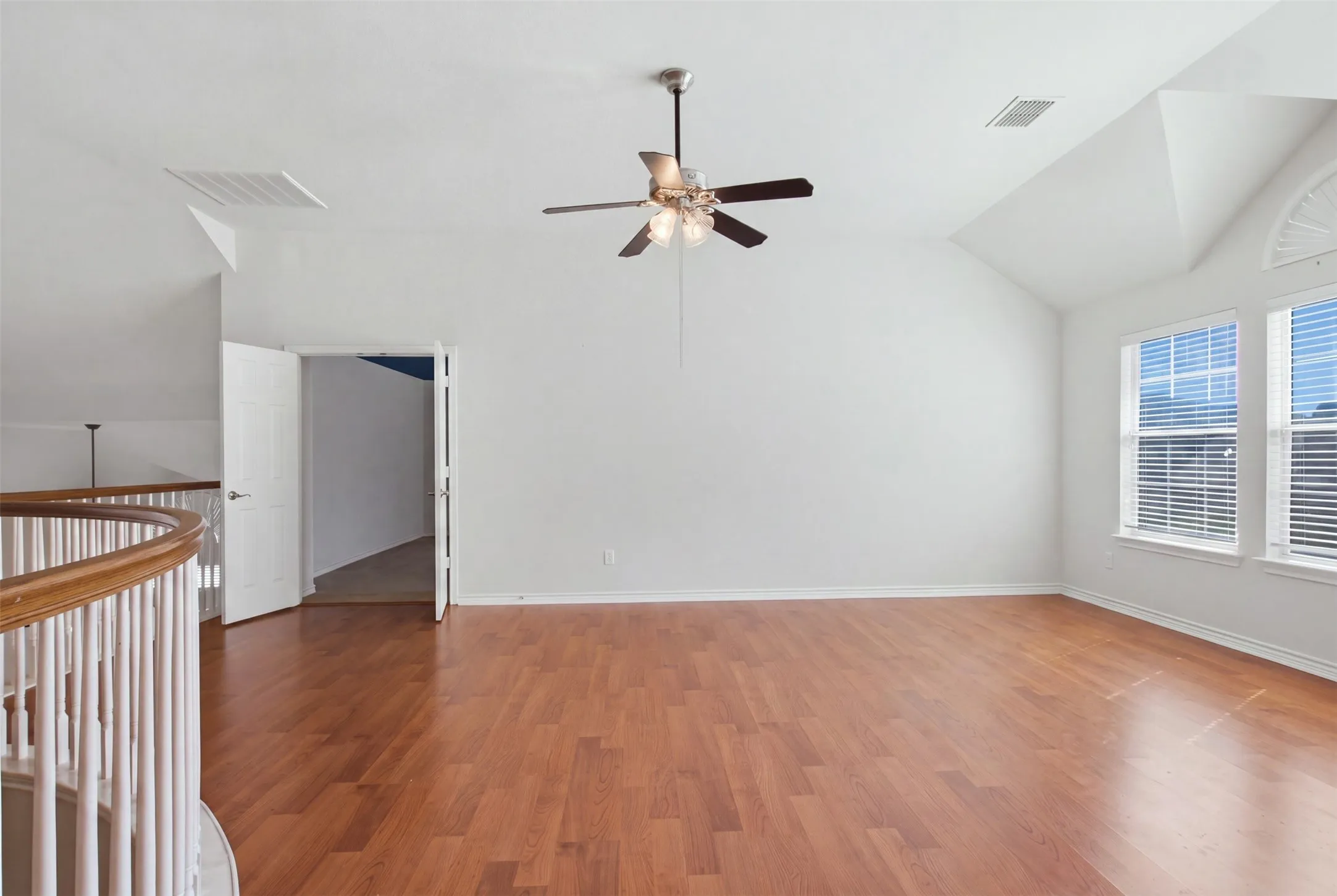 Single Family Residence For Sale in Tarrant County , 4806 Fitzgerald Drive, Mansfield, Texas 76063, 7 Bedroom, 4 Bathroom, 2 Garage spaces, 4,249 Sqft, built in 2006, mls#21367373, Real Estate Agent in Mansfield, Homes For Sale in Tarrant county, Homes For Sale in Mansfield, Realtor in Mansfield Texas, Real Estate Brokerage Independent Realty Texas, Luminita Cordes Realtor