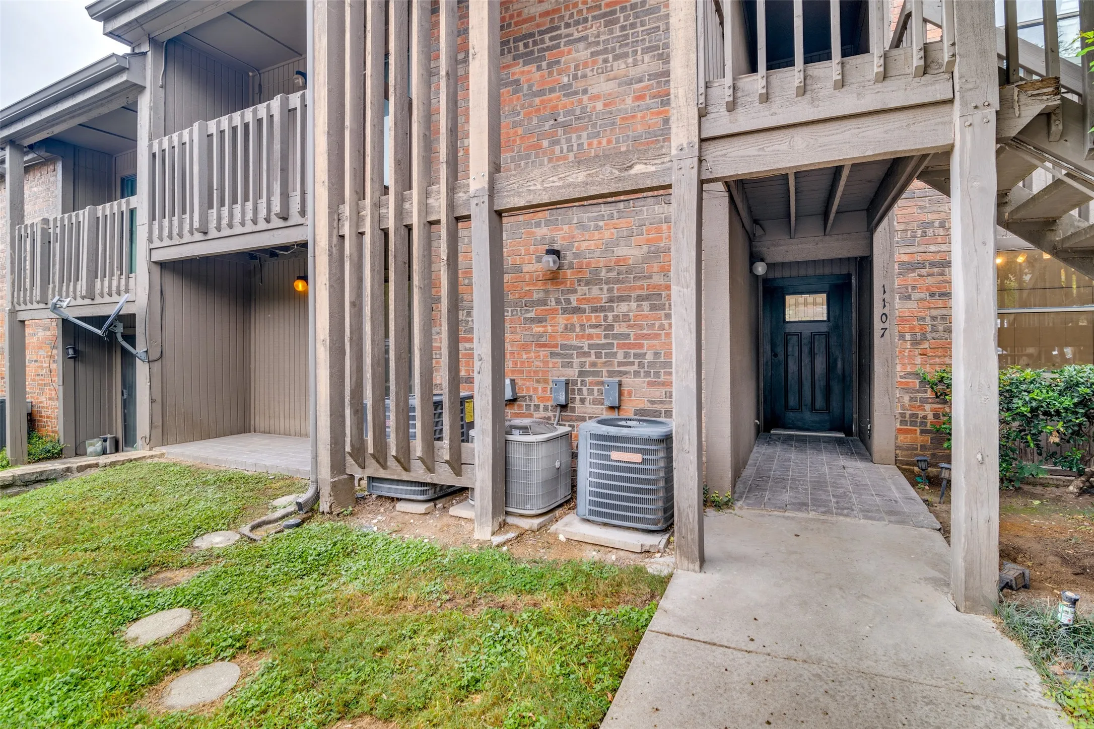 Condominium For Rent in Rockwall County , 1107 Signal Ridge Place, Rockwall, Texas 75032, 2 Bedroom, 2 Bathroom, Garage spaces, 1,185 Sqft, built in 1985, mls#21369732, Real Estate Agent in Rockwall, Homes For Rent in Rockwall county, Homes For Rent in Rockwall, Realtor in Rockwall Texas, Real Estate Brokerage Independent Realty Texas, Luminita Cordes Realtor