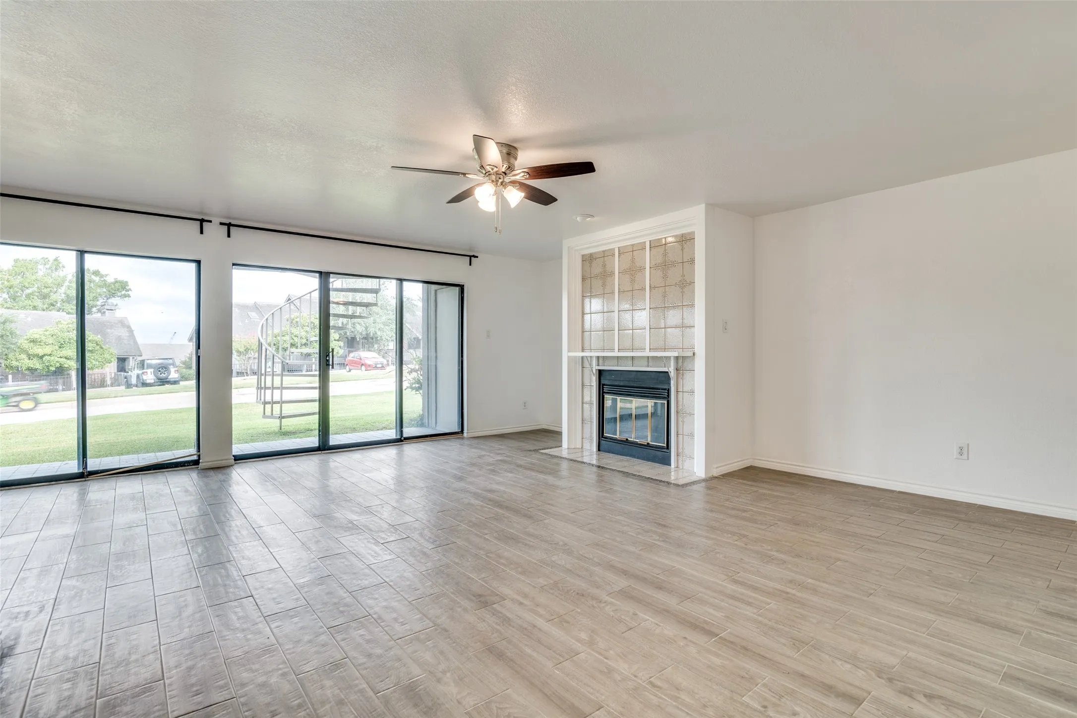 Condominium For Rent in Rockwall County , 1107 Signal Ridge Place, Rockwall, Texas 75032, 2 Bedroom, 2 Bathroom, Garage spaces, 1,185 Sqft, built in 1985, mls#21369732, Real Estate Agent in Rockwall, Homes For Rent in Rockwall county, Homes For Rent in Rockwall, Realtor in Rockwall Texas, Real Estate Brokerage Independent Realty Texas, Luminita Cordes Realtor