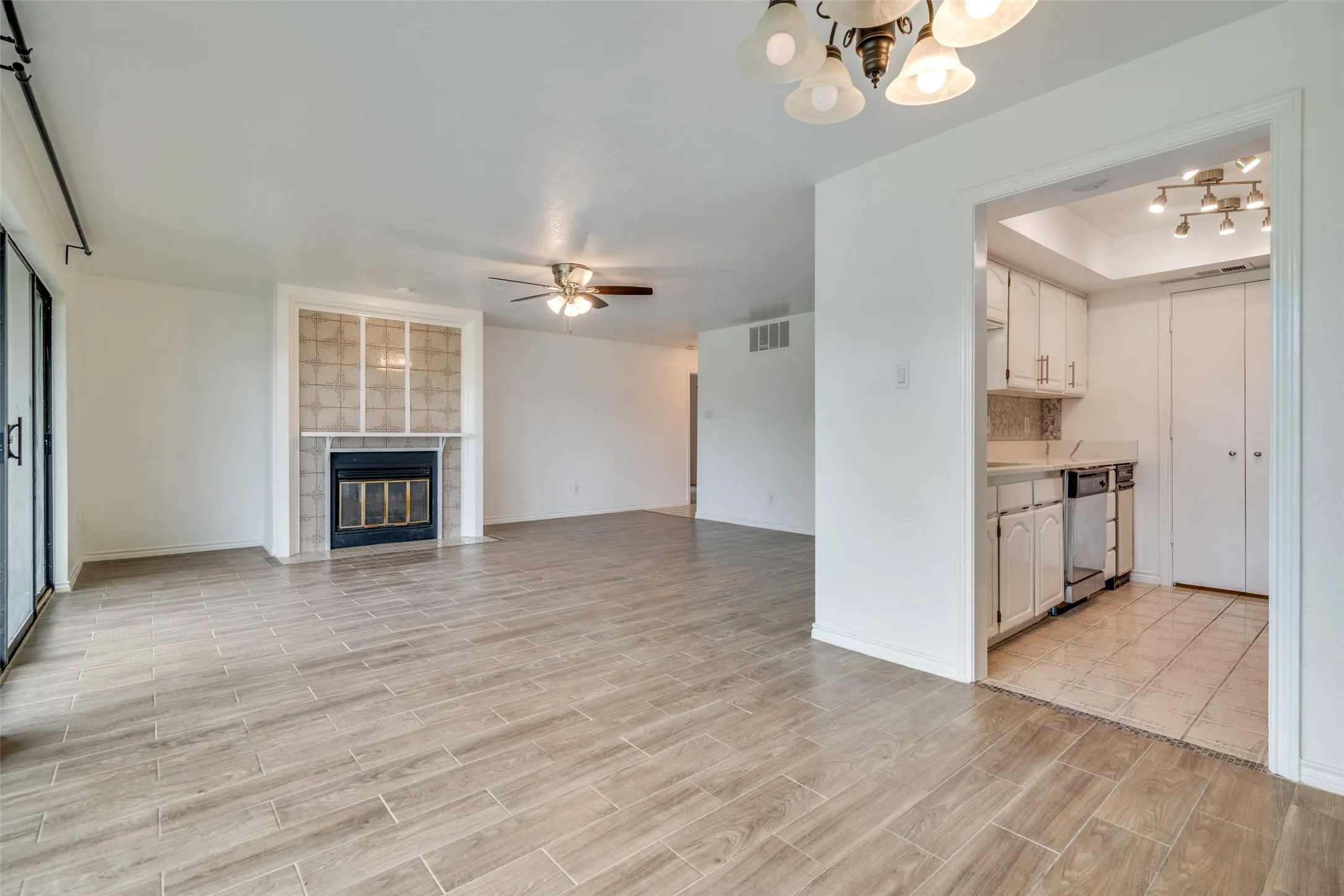 Condominium For Rent in Rockwall County , 1107 Signal Ridge Place, Rockwall, Texas 75032, 2 Bedroom, 2 Bathroom, Garage spaces, 1,185 Sqft, built in 1985, mls#21369732, Real Estate Agent in Rockwall, Homes For Rent in Rockwall county, Homes For Rent in Rockwall, Realtor in Rockwall Texas, Real Estate Brokerage Independent Realty Texas, Luminita Cordes Realtor