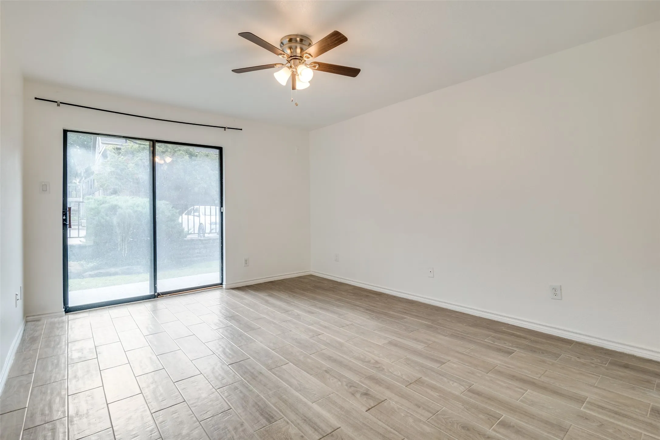 Condominium For Rent in Rockwall County , 1107 Signal Ridge Place, Rockwall, Texas 75032, 2 Bedroom, 2 Bathroom, Garage spaces, 1,185 Sqft, built in 1985, mls#21369732, Real Estate Agent in Rockwall, Homes For Rent in Rockwall county, Homes For Rent in Rockwall, Realtor in Rockwall Texas, Real Estate Brokerage Independent Realty Texas, Luminita Cordes Realtor