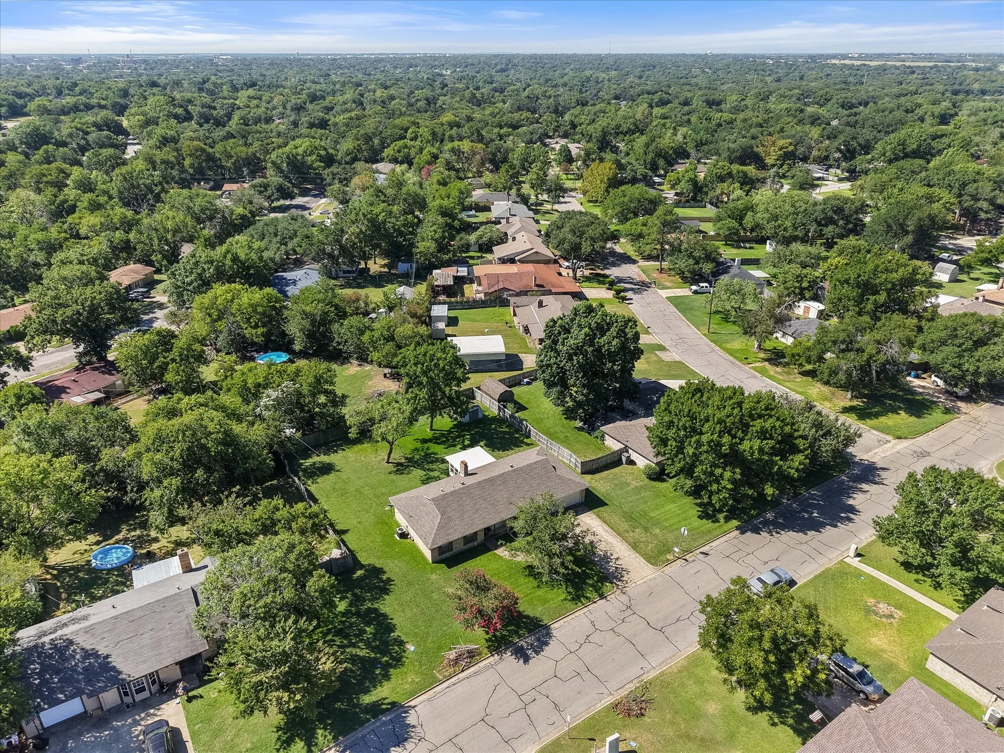 Single Family Residence For Sale in Navarro County , 313 Wesley, Corsicana, Texas 75110, 3 Bedroom, 2 Bathroom, 2 Garage spaces, 1,503 Sqft, built in 1979, mls#21339917, Real Estate Agent in Corsicana, Homes For Sale in Navarro county, Homes For Sale in Corsicana, Realtor in Corsicana Texas, Real Estate Brokerage Independent Realty Texas, Luminita Cordes Realtor