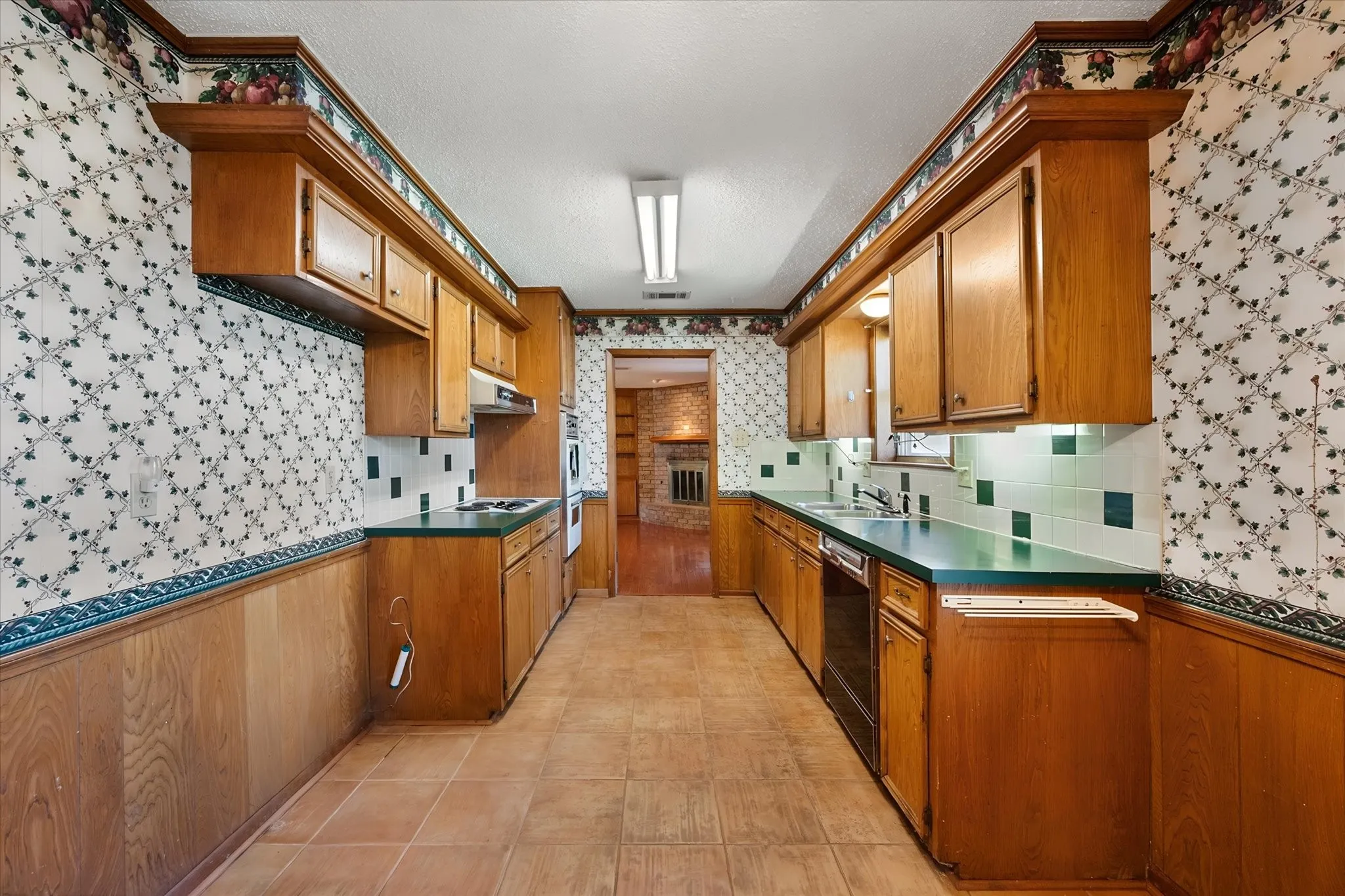 Single Family Residence For Sale in Navarro County , 313 Wesley, Corsicana, Texas 75110, 3 Bedroom, 2 Bathroom, 2 Garage spaces, 1,503 Sqft, built in 1979, mls#21339917, Real Estate Agent in Corsicana, Homes For Sale in Navarro county, Homes For Sale in Corsicana, Realtor in Corsicana Texas, Real Estate Brokerage Independent Realty Texas, Luminita Cordes Realtor