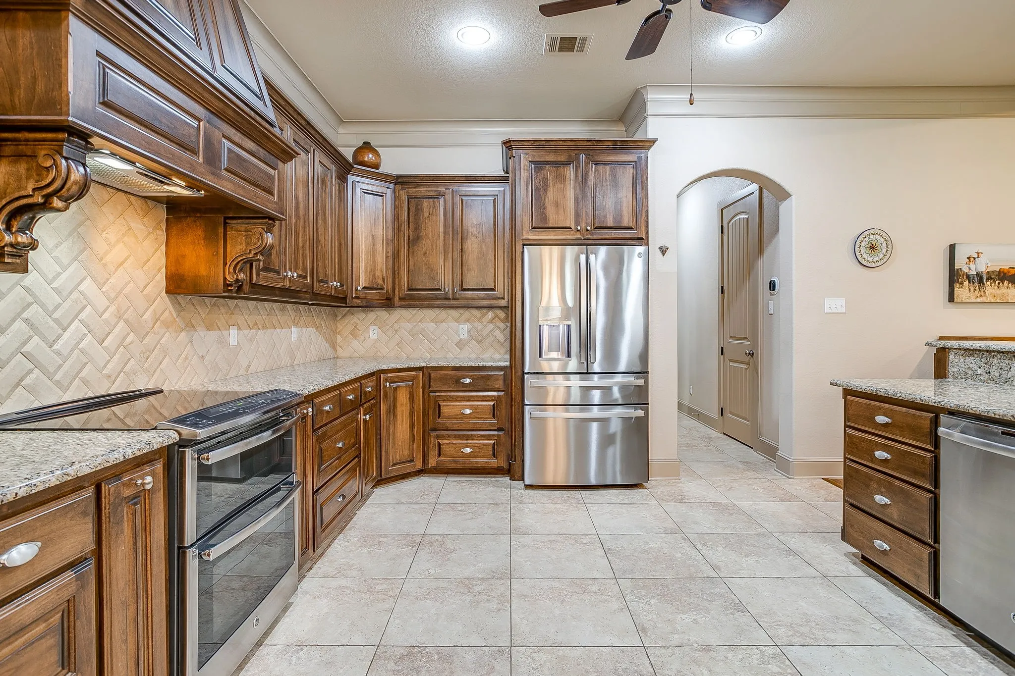 Single Family Residence For Sale in Hood County , 7101 Westover Drive, Granbury, Texas 76049, 3 Bedroom, 4 Bathroom, 2 Garage spaces, 3,034 Sqft, built in 2014, mls#21365704, Real Estate Agent in Granbury, Homes For Sale in Hood county, Homes For Sale in Granbury, Realtor in Granbury Texas, Real Estate Brokerage Independent Realty Texas, Luminita Cordes Realtor