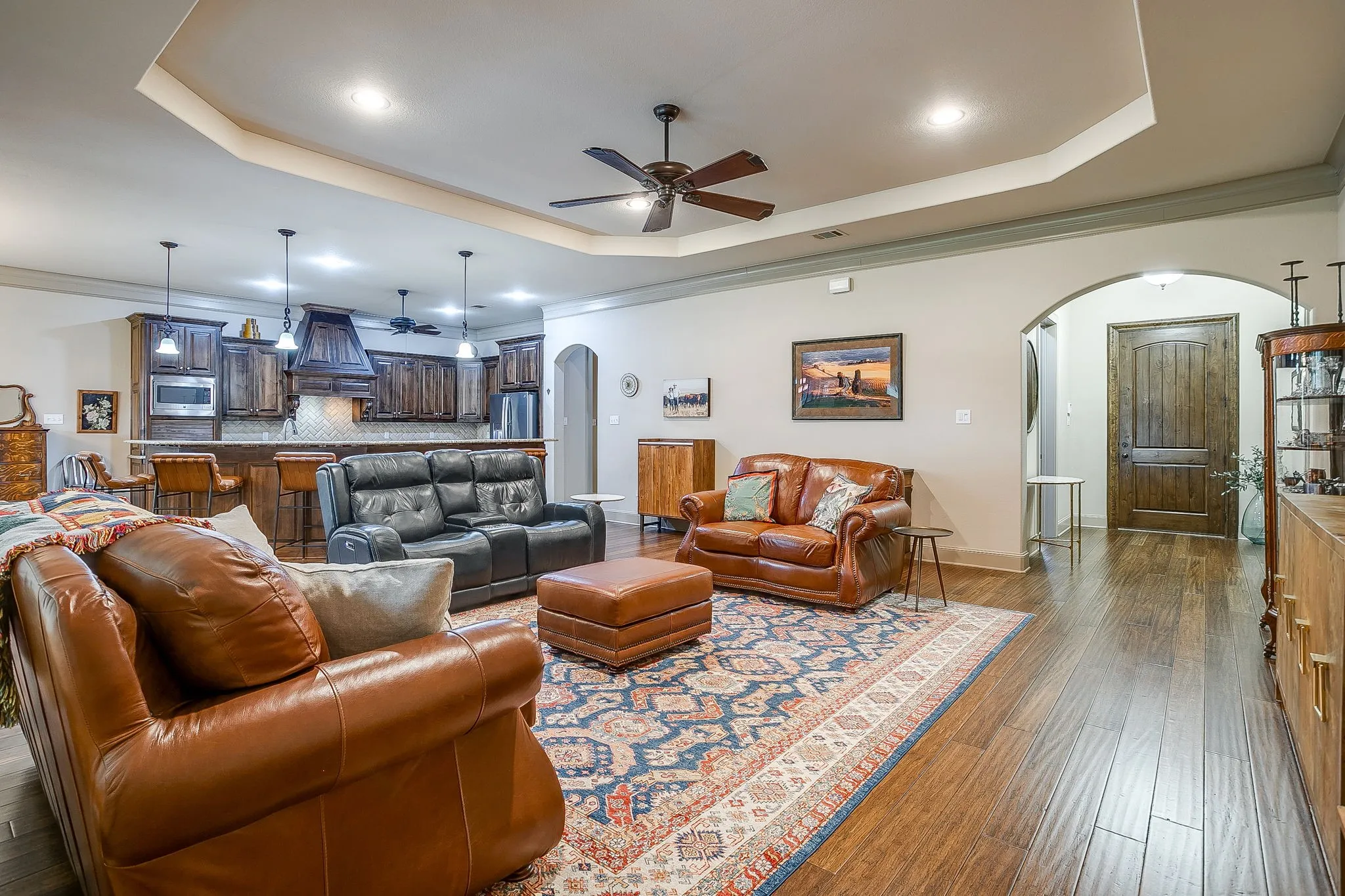 Single Family Residence For Sale in Hood County , 7101 Westover Drive, Granbury, Texas 76049, 3 Bedroom, 4 Bathroom, 2 Garage spaces, 3,034 Sqft, built in 2014, mls#21365704, Real Estate Agent in Granbury, Homes For Sale in Hood county, Homes For Sale in Granbury, Realtor in Granbury Texas, Real Estate Brokerage Independent Realty Texas, Luminita Cordes Realtor