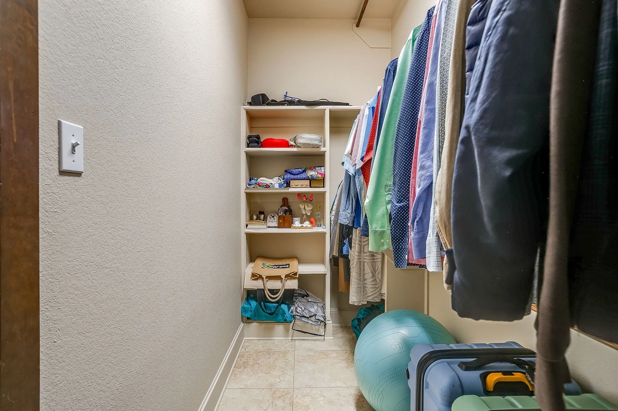 Single Family Residence For Sale in Hood County , 7101 Westover Drive, Granbury, Texas 76049, 3 Bedroom, 4 Bathroom, 2 Garage spaces, 3,034 Sqft, built in 2014, mls#21365704, Real Estate Agent in Granbury, Homes For Sale in Hood county, Homes For Sale in Granbury, Realtor in Granbury Texas, Real Estate Brokerage Independent Realty Texas, Luminita Cordes Realtor